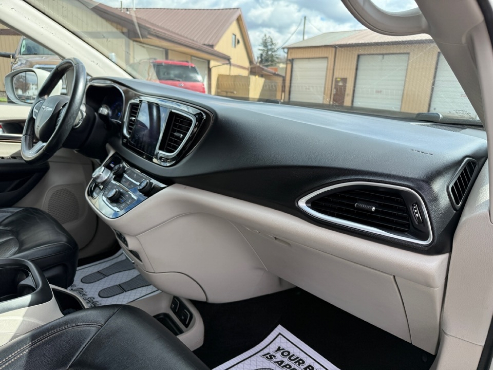 2017 Chrysler Pacifica Touring-L Plus, 39583, Photo