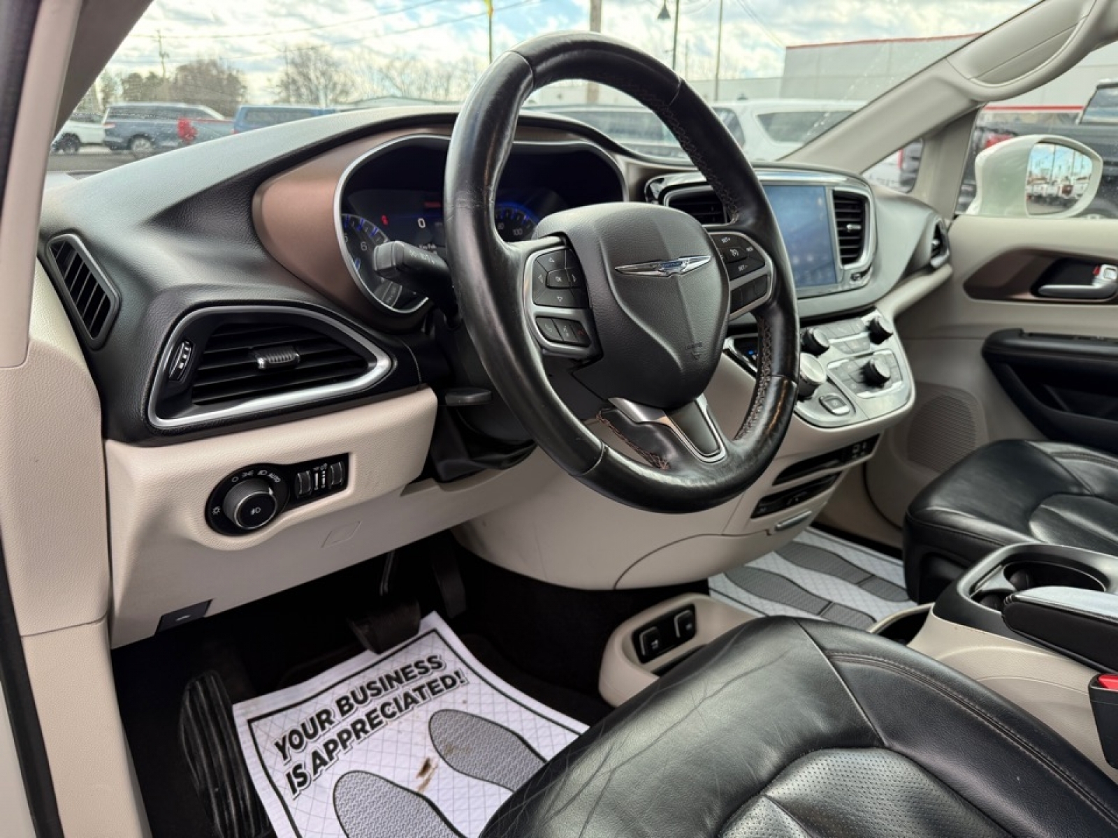 2017 Chrysler Pacifica Touring-L Plus, 39583, Photo