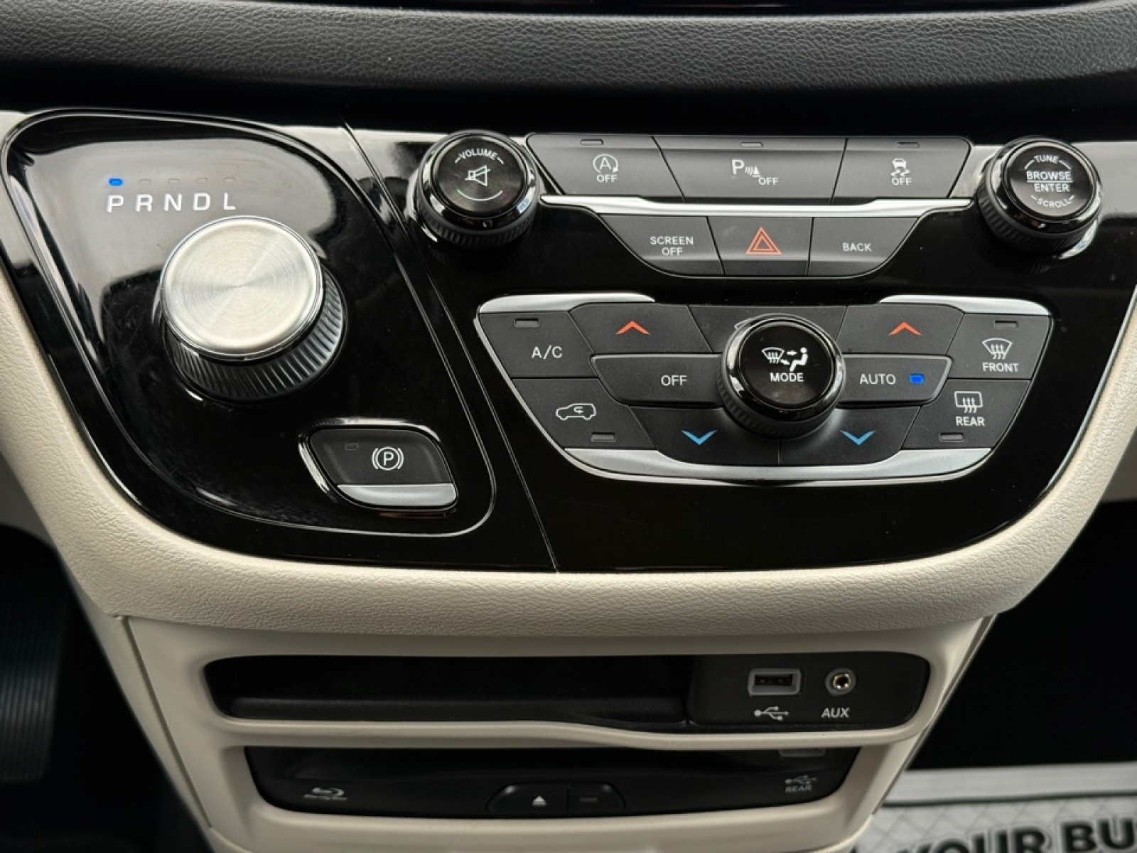 2017 Chrysler Pacifica Touring-L Plus, 39583, Photo