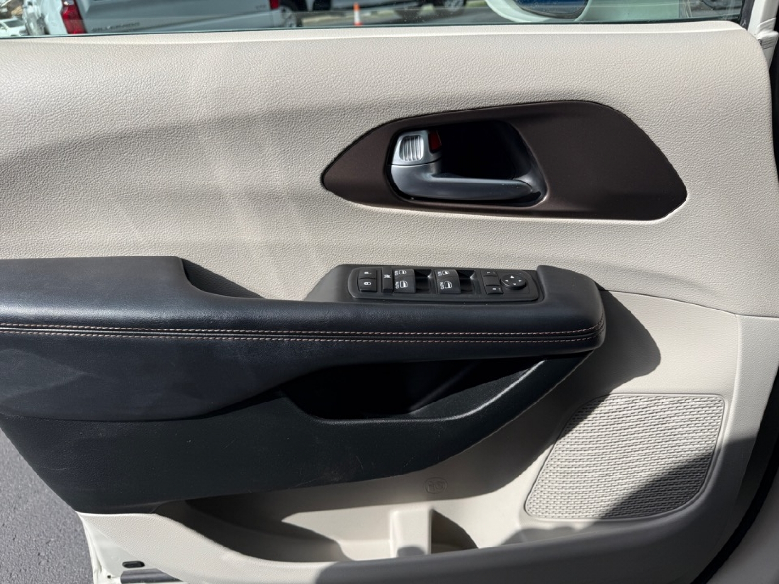 2017 Chrysler Pacifica Touring-L Plus, 39583, Photo