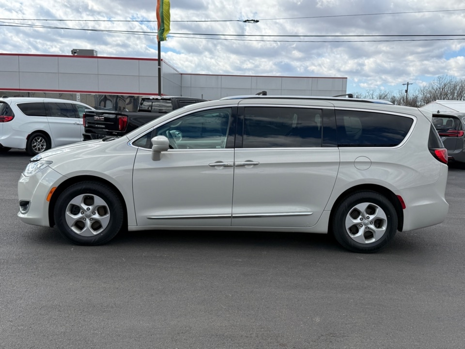 2017 Chrysler Pacifica Touring-L Plus, 39583, Photo