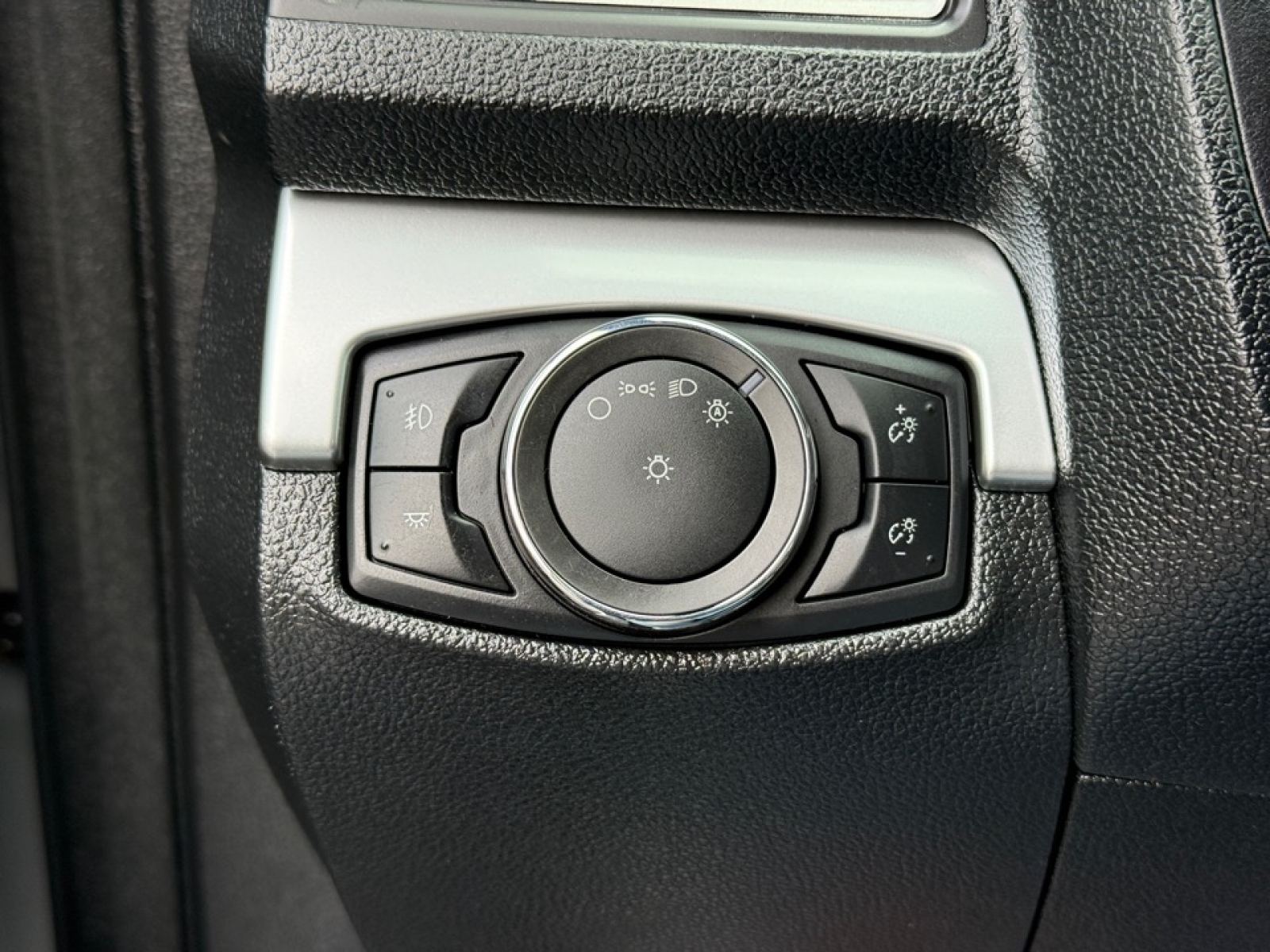 2017 Ford Explorer XLT, 39389, Photo