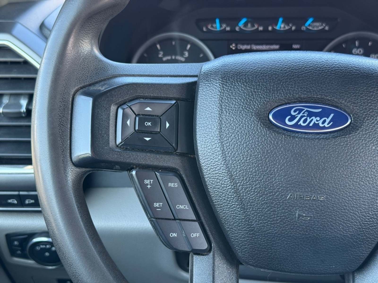 2017 Ford F-250 XLT, 39522, Photo