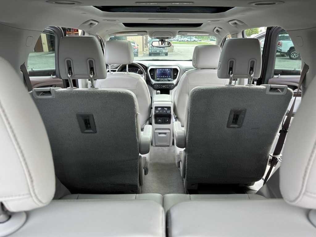 2017 GMC Acadia SLT, 36042, Photo