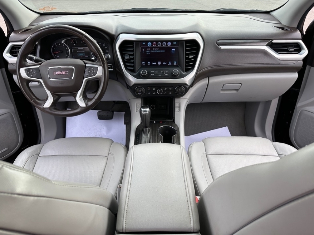 2017 GMC Acadia SLT, 36042, Photo