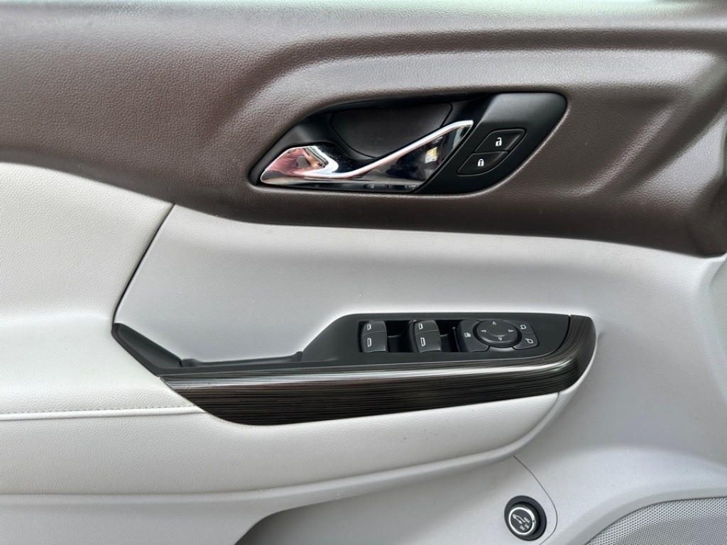 2017 GMC Acadia SLT, 36042, Photo