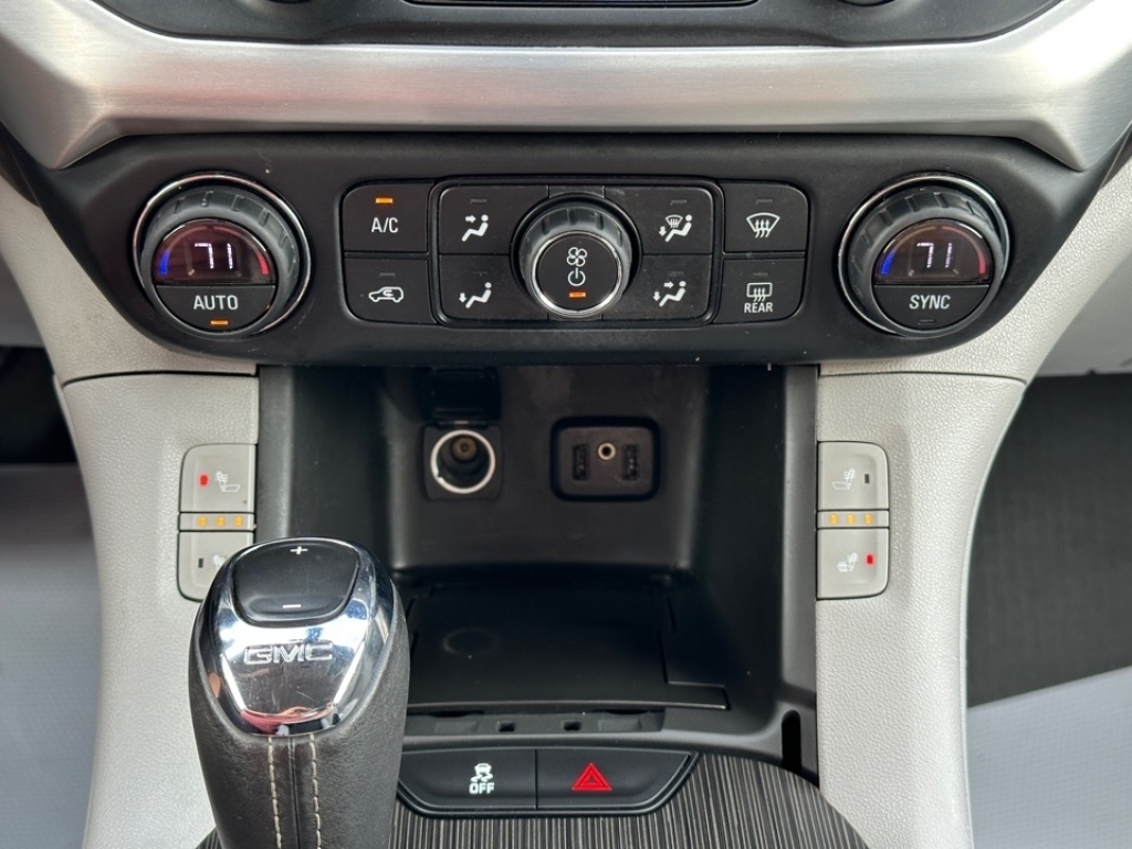 2017 GMC Acadia SLT, 36042, Photo