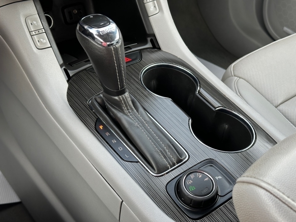 2017 GMC Acadia SLT, 36042, Photo