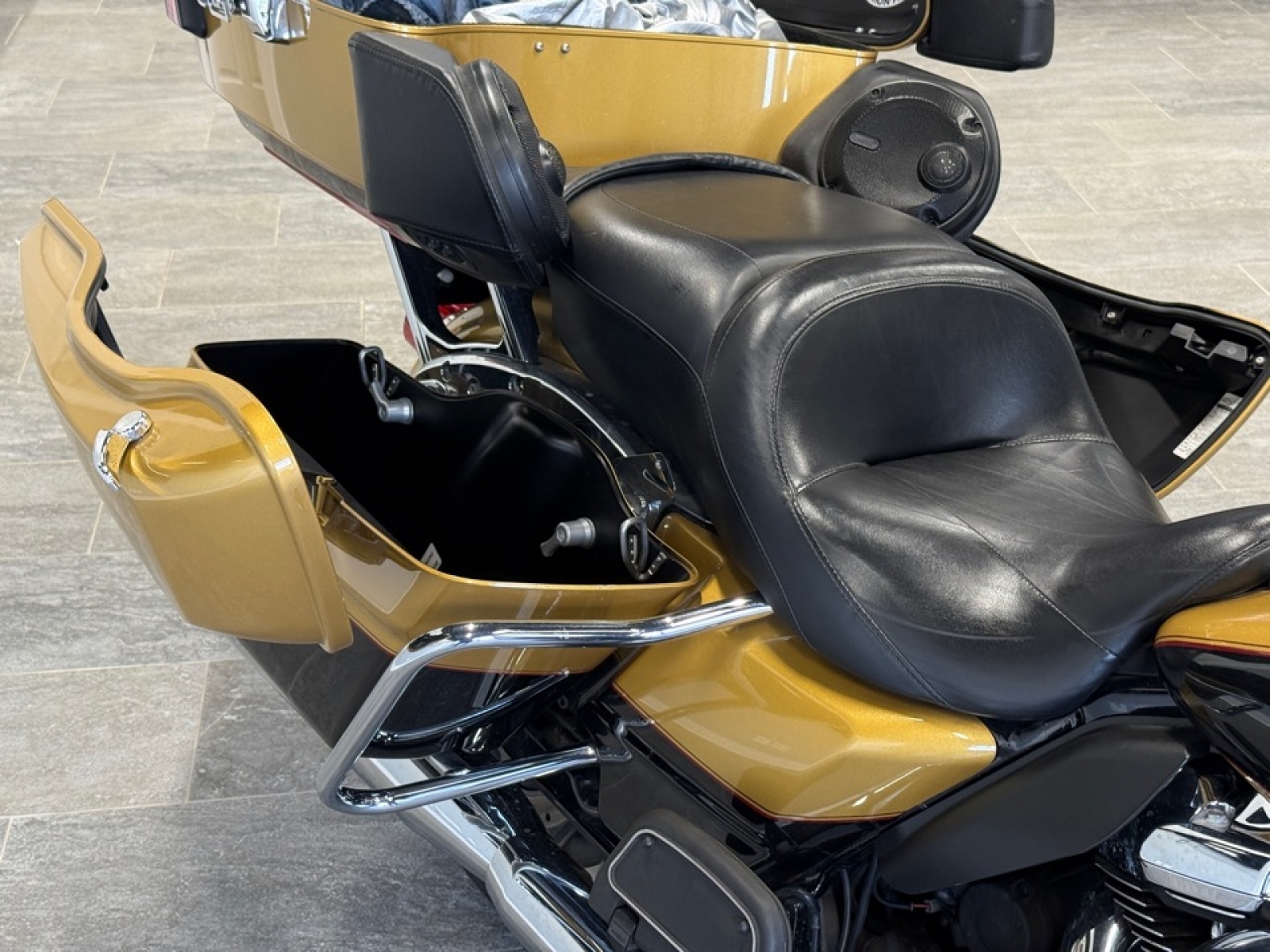 2017 Harley Davidson Road Glide FLTRU, 35787A, Photo