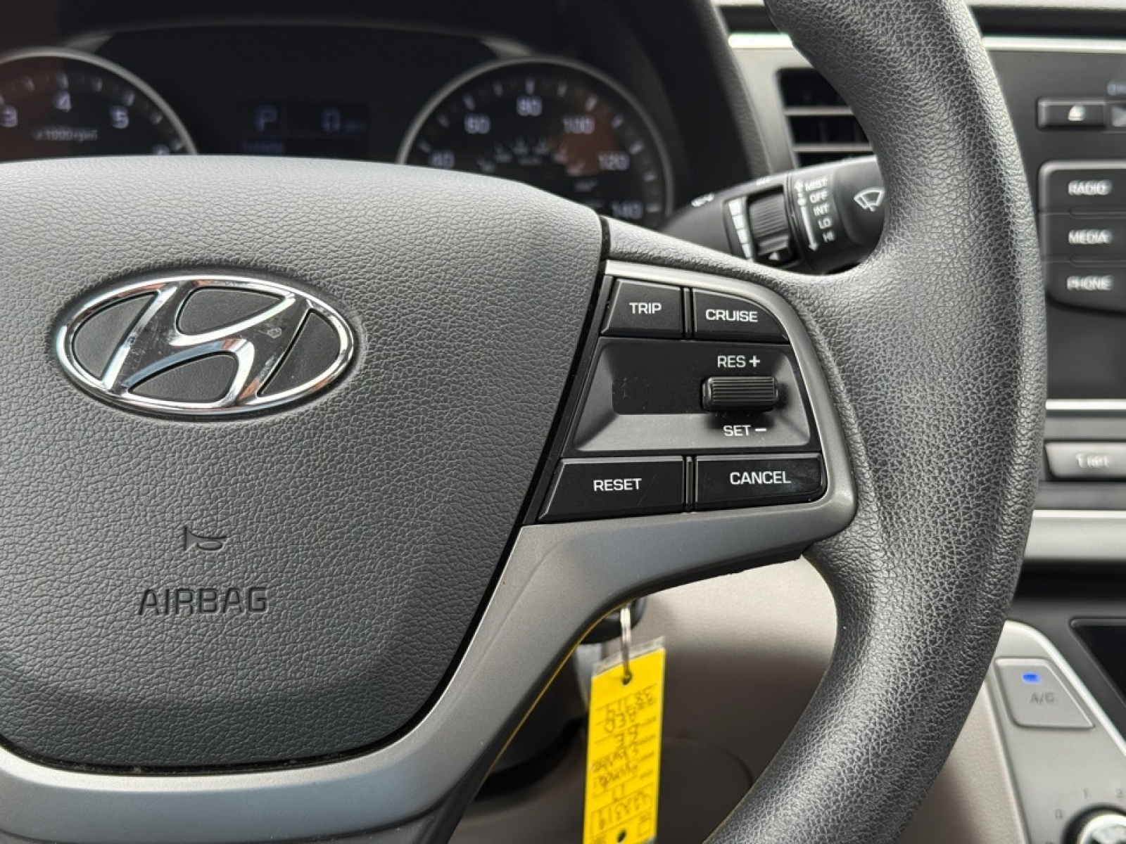 2017 Hyundai Elantra SE photo 24