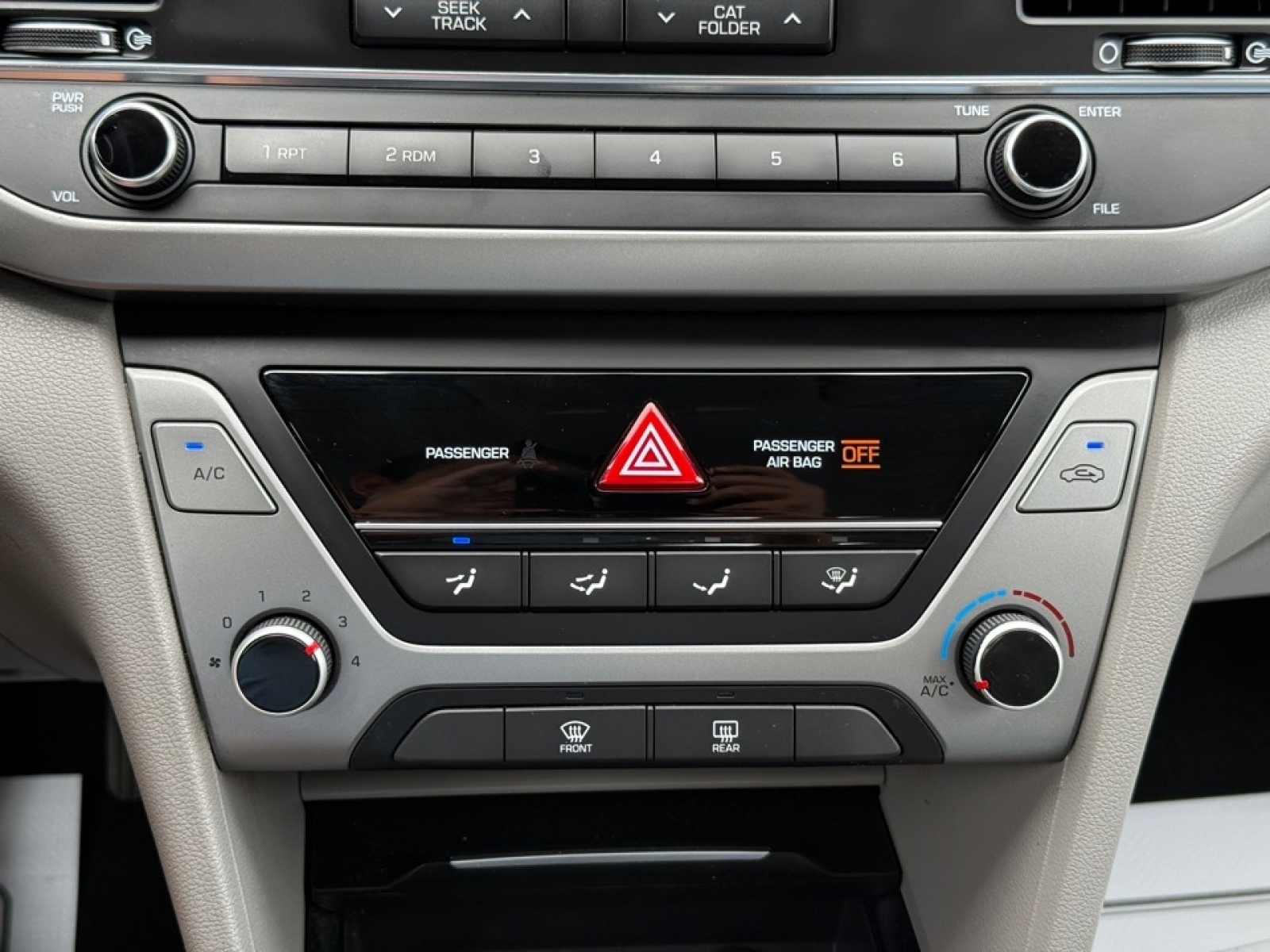 2017 Hyundai Elantra SE photo 27