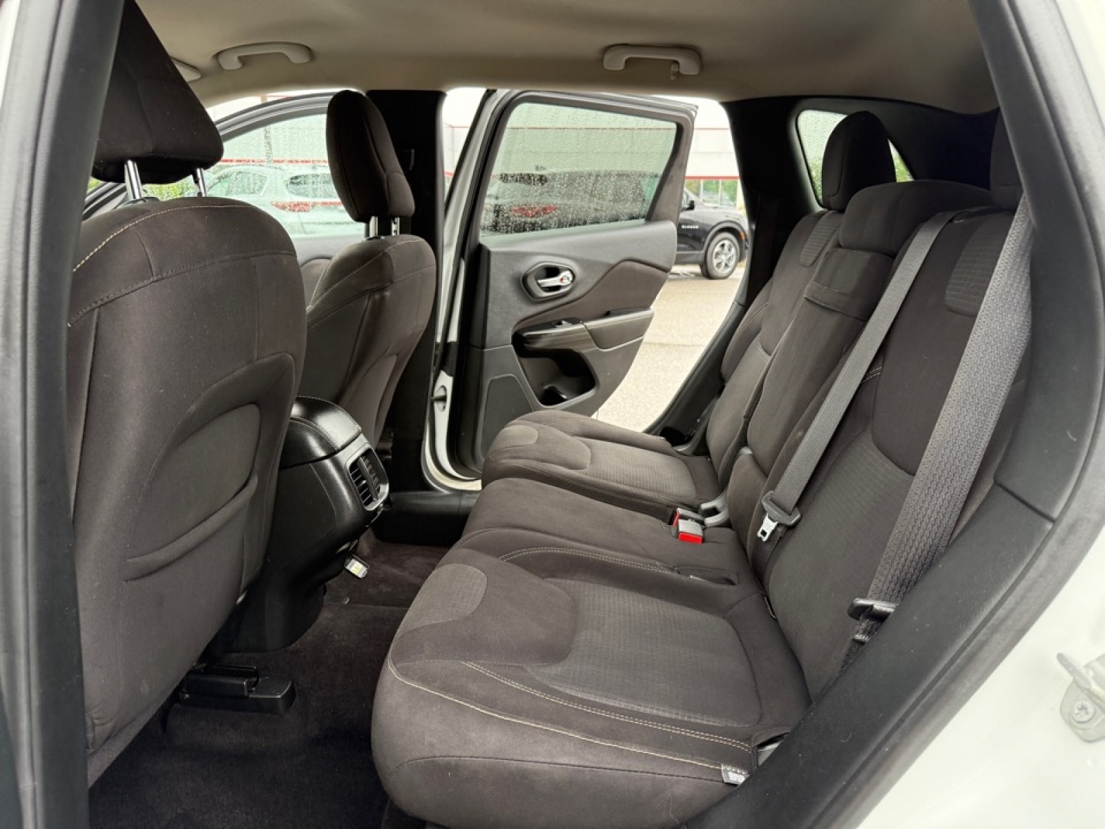 2017 Jeep Cherokee Latitude photo 14