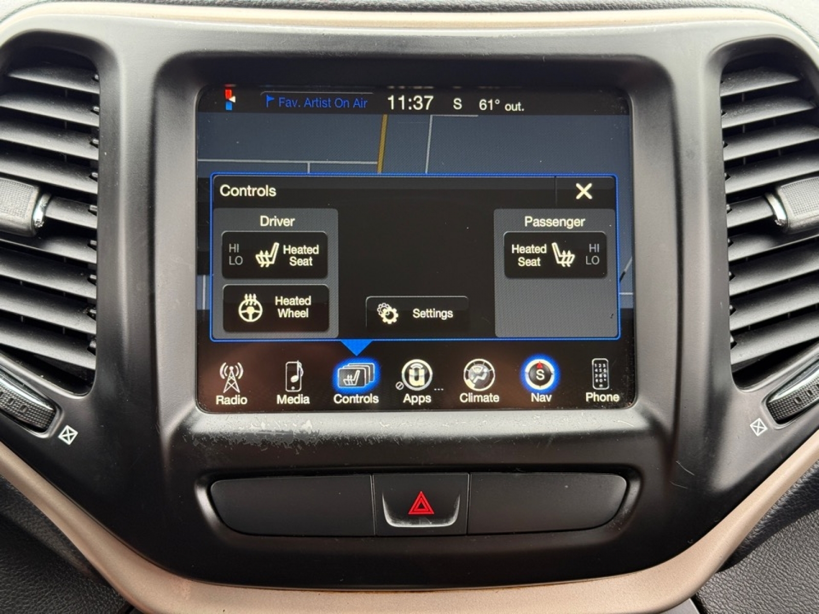2017 Jeep Cherokee Latitude photo 28