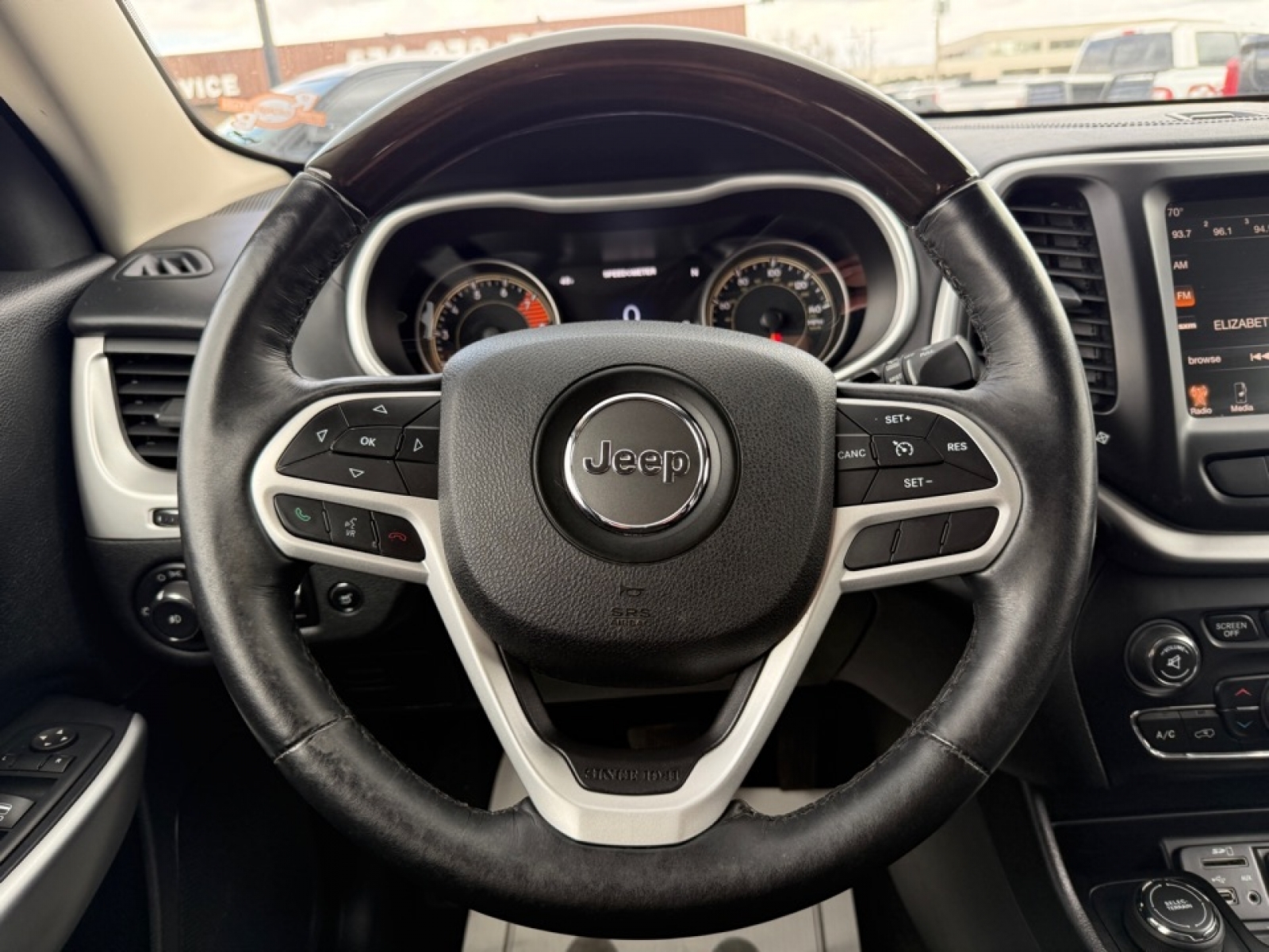 2017 Jeep Cherokee Overland 4x4, 39697, Photo