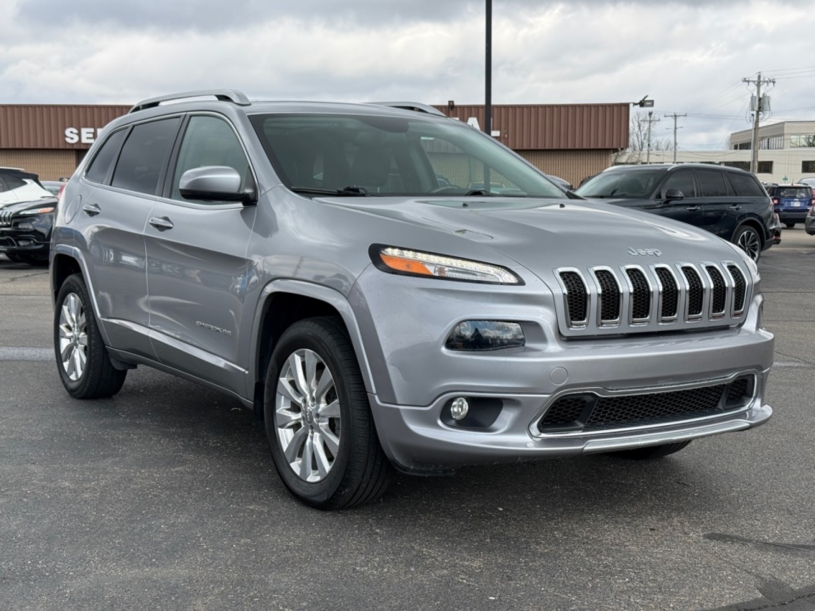 2017 Jeep Cherokee Overland 4x4, 39697, Photo
