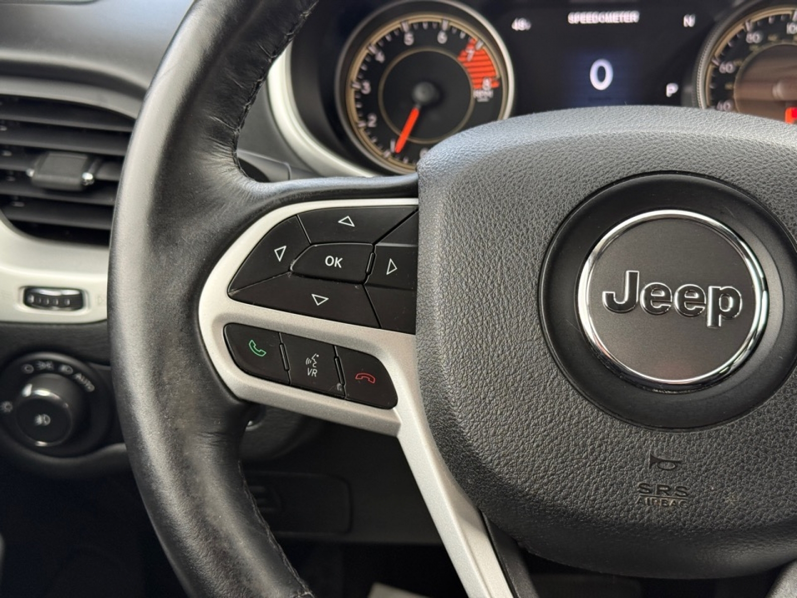 2017 Jeep Cherokee Overland 4x4, 39697, Photo