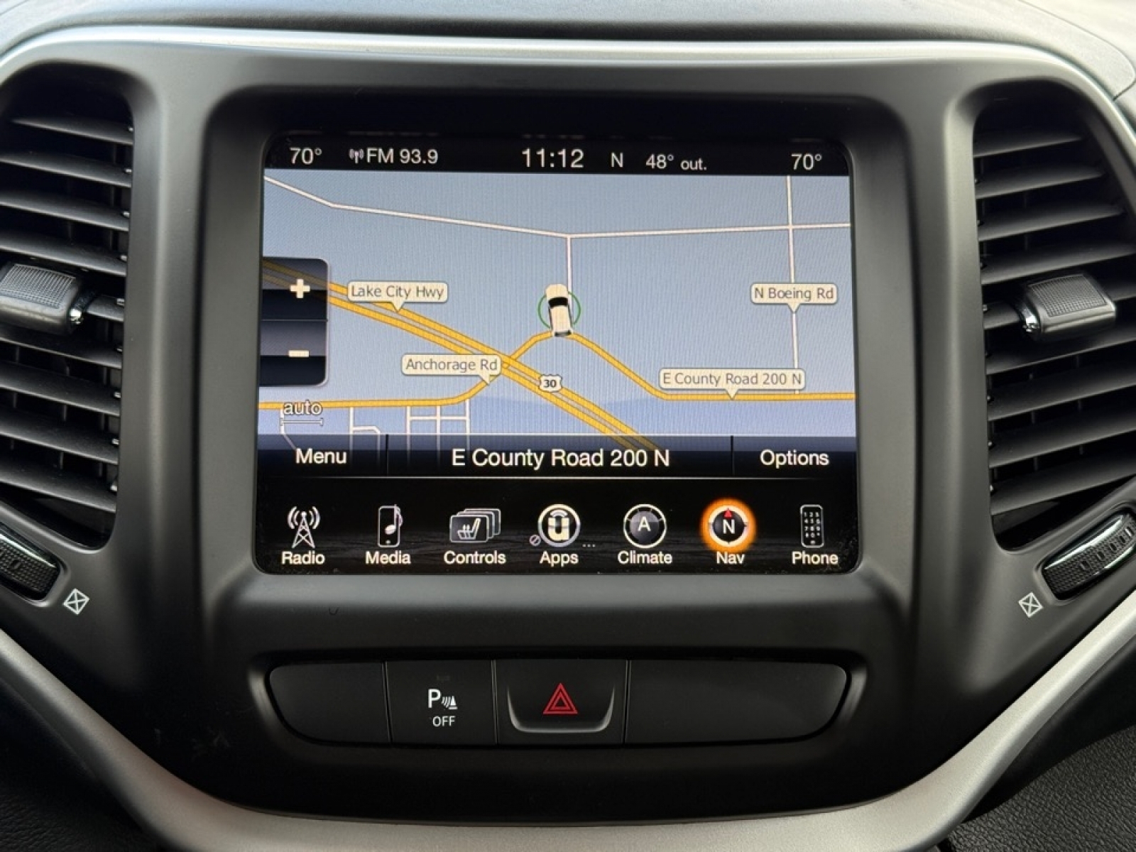 2017 Jeep Cherokee Overland 4x4, 39697, Photo