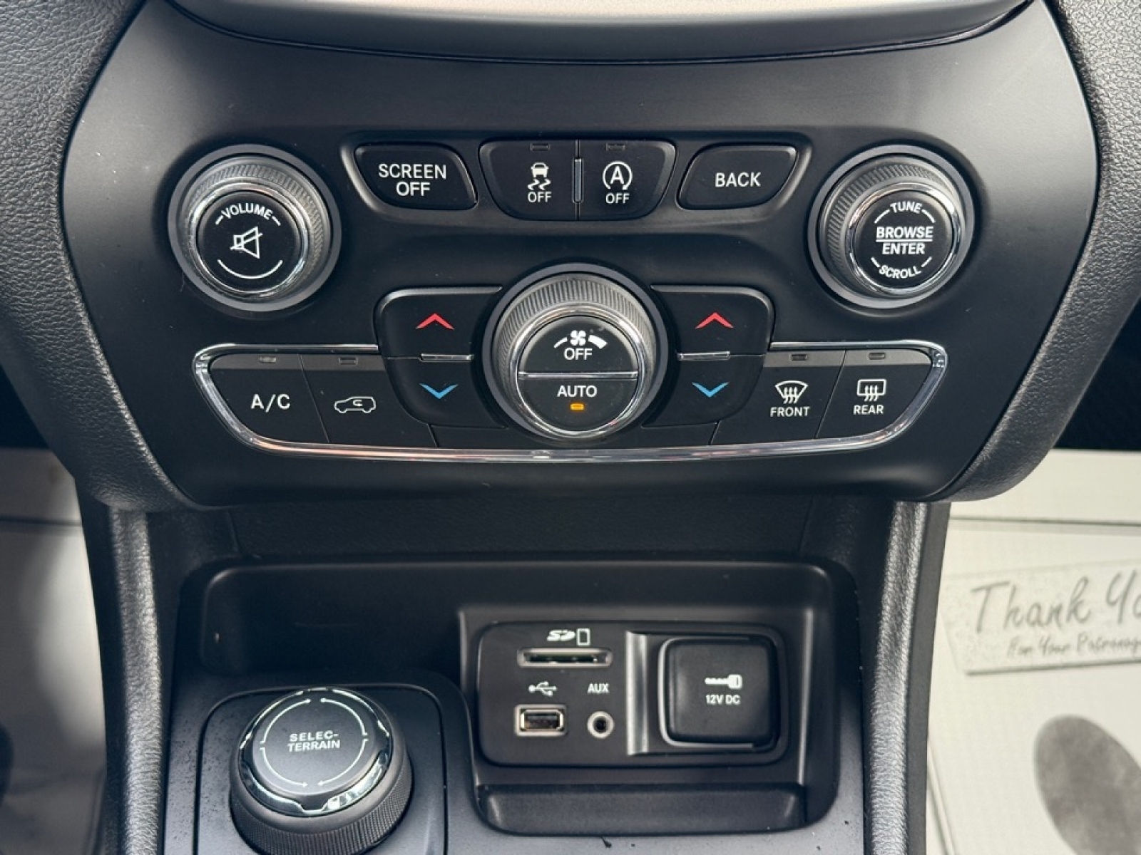 2017 Jeep Cherokee Overland 4x4, 39697, Photo