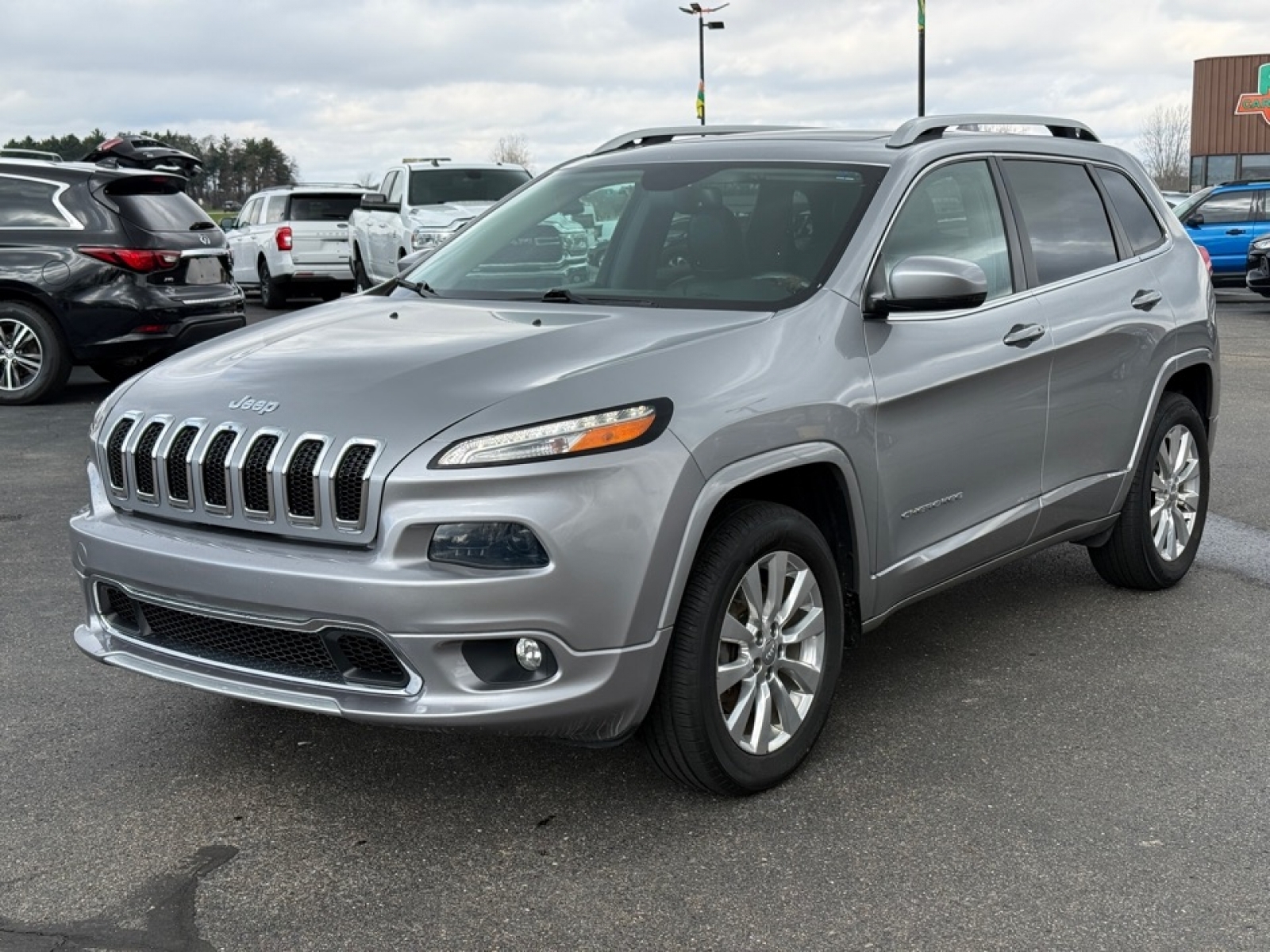 2017 Jeep Cherokee Overland 4x4, 39697, Photo