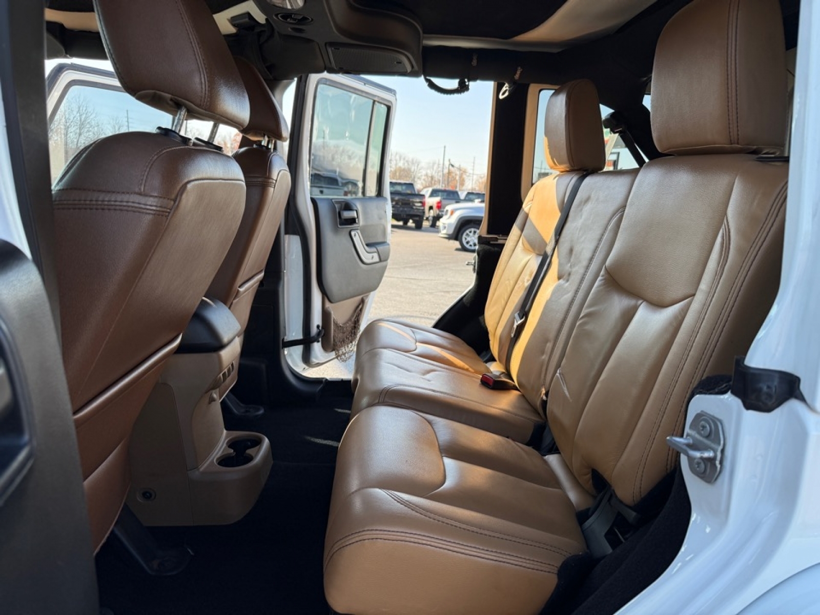 2017 Jeep Wrangler Unlimited Sahara 4x4, 38708, Photo