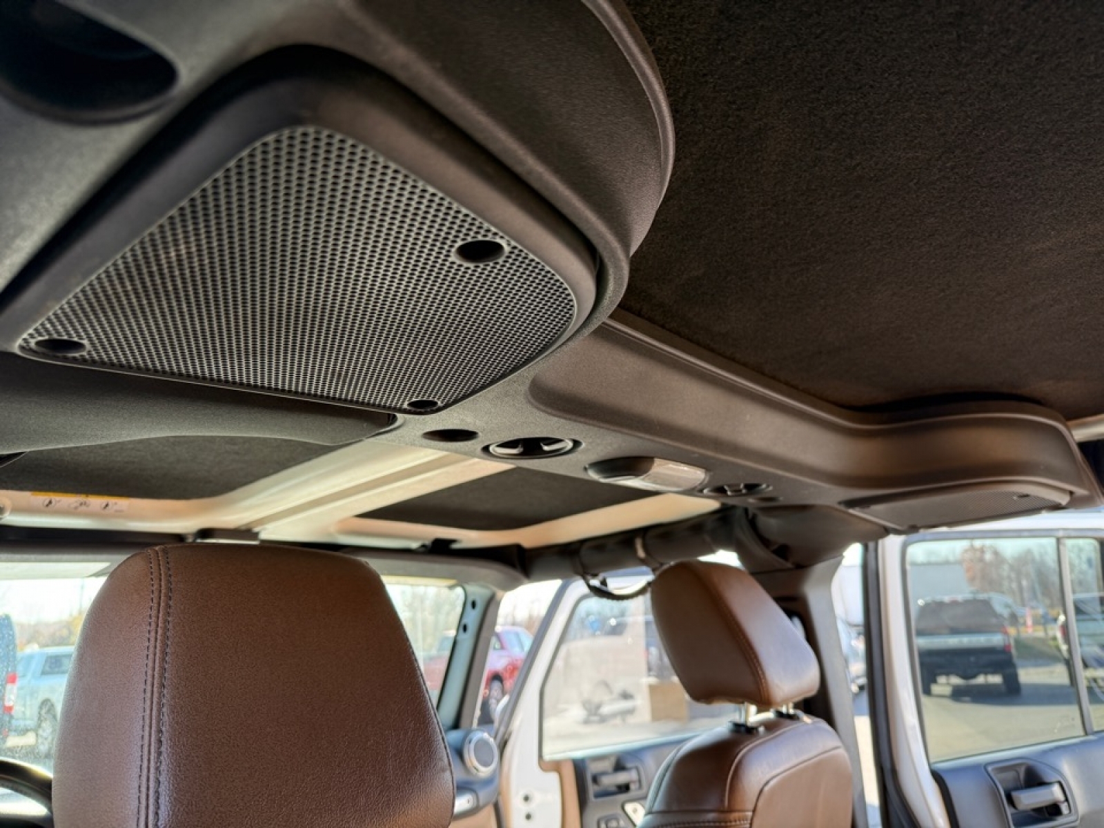 2017 Jeep Wrangler Unlimited Sahara 4x4, 38708, Photo