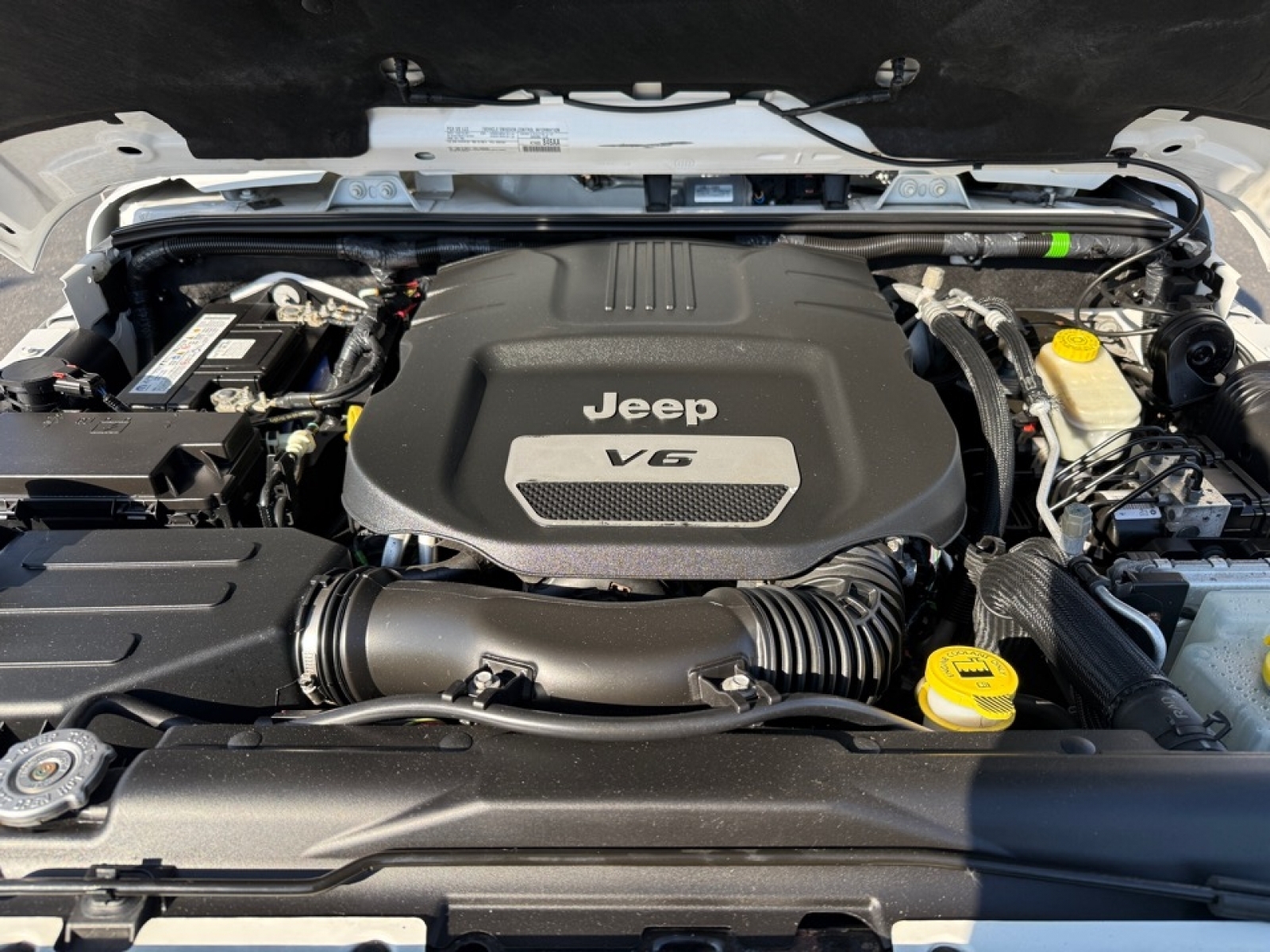 2017 Jeep Wrangler Unlimited Sahara 4x4, 38708, Photo