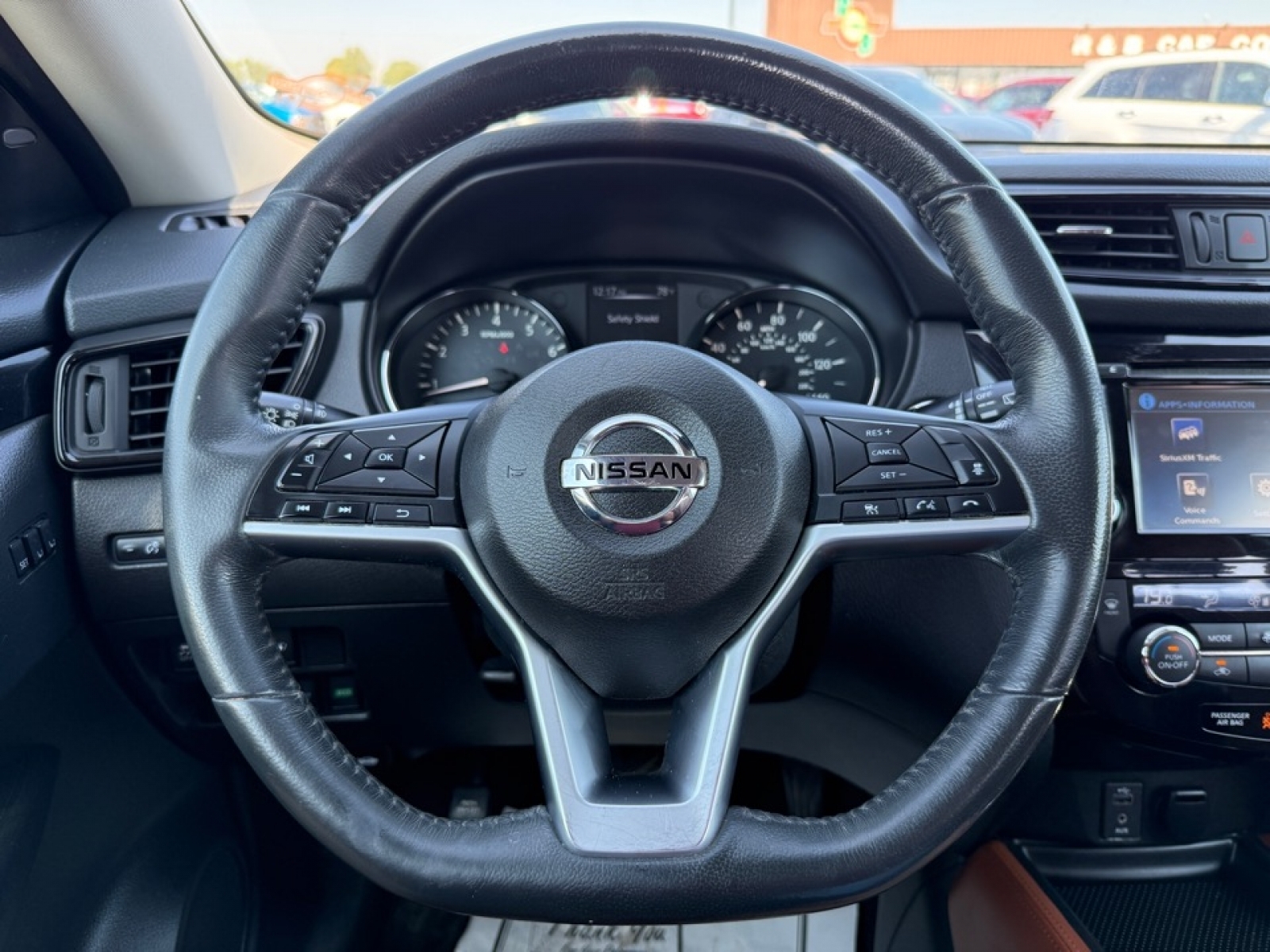 2017 Nissan Rogue SL photo 25
