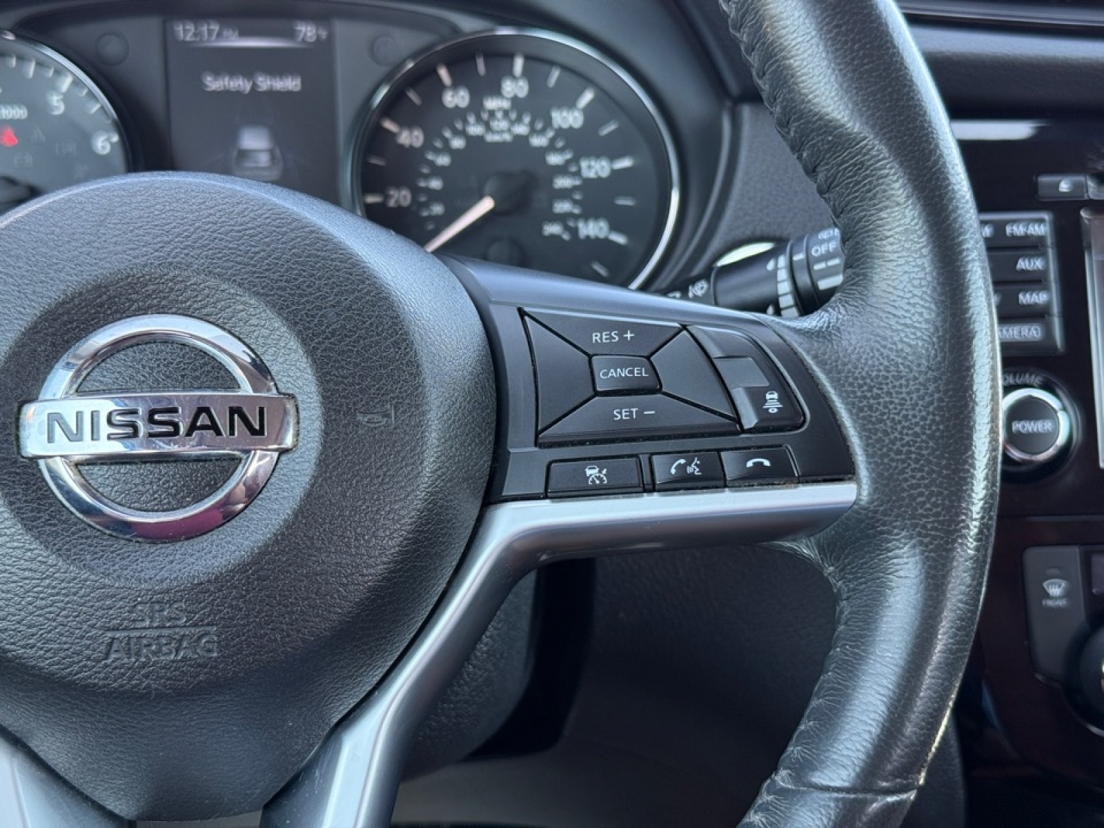 2017 Nissan Rogue SL photo 29