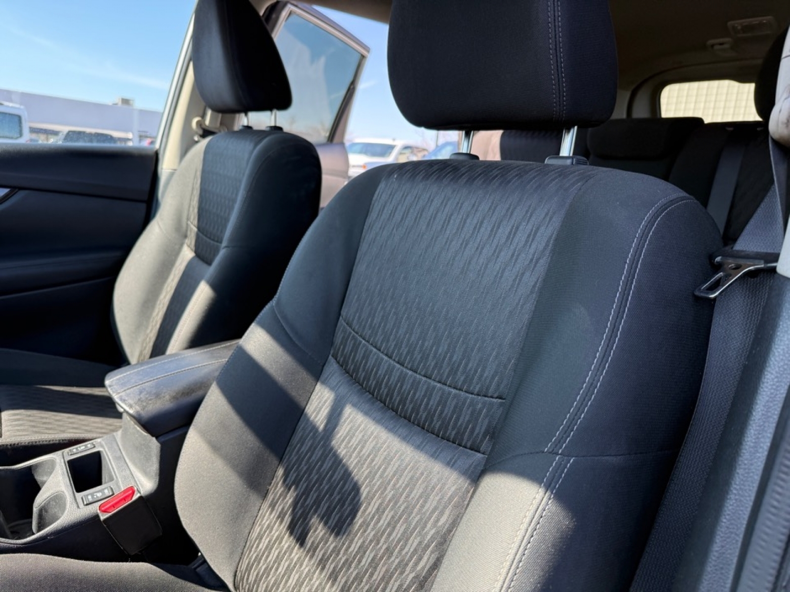 2017 Nissan Rogue SV, 39440, Photo