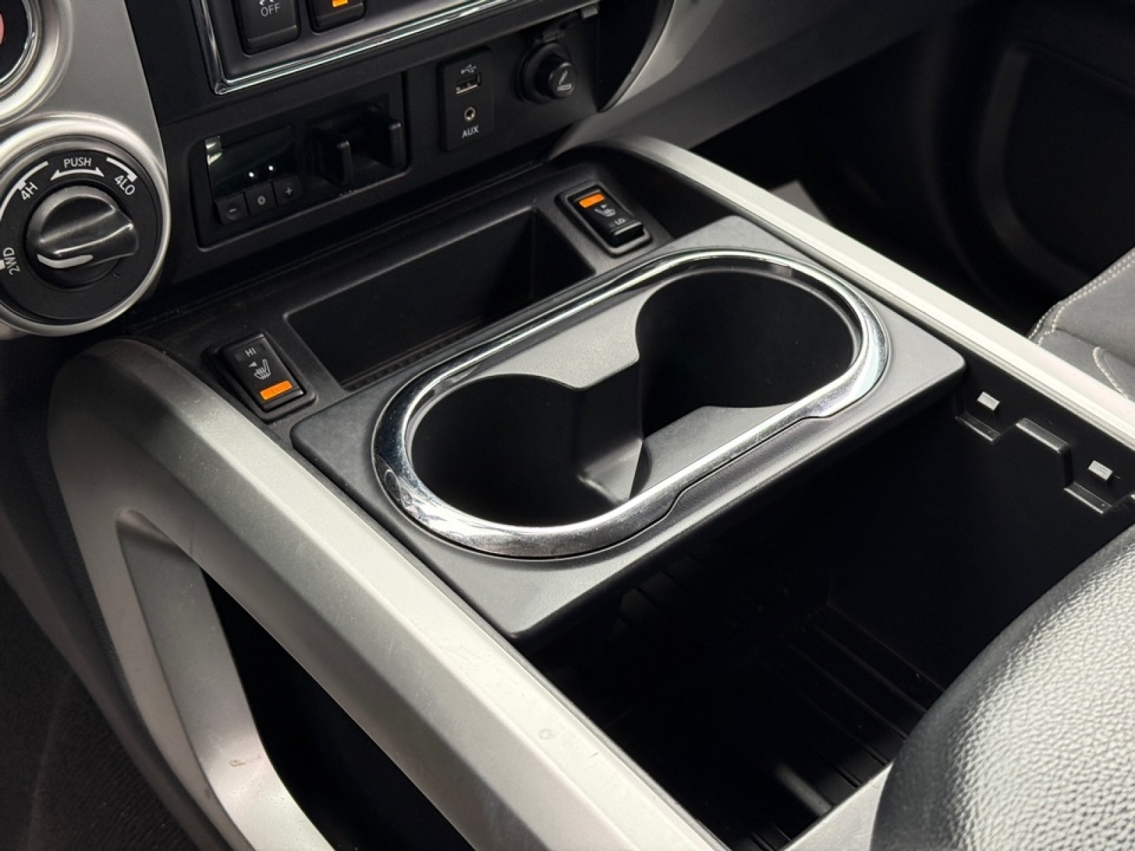 2017 Nissan TITAN SV, 38825, Photo