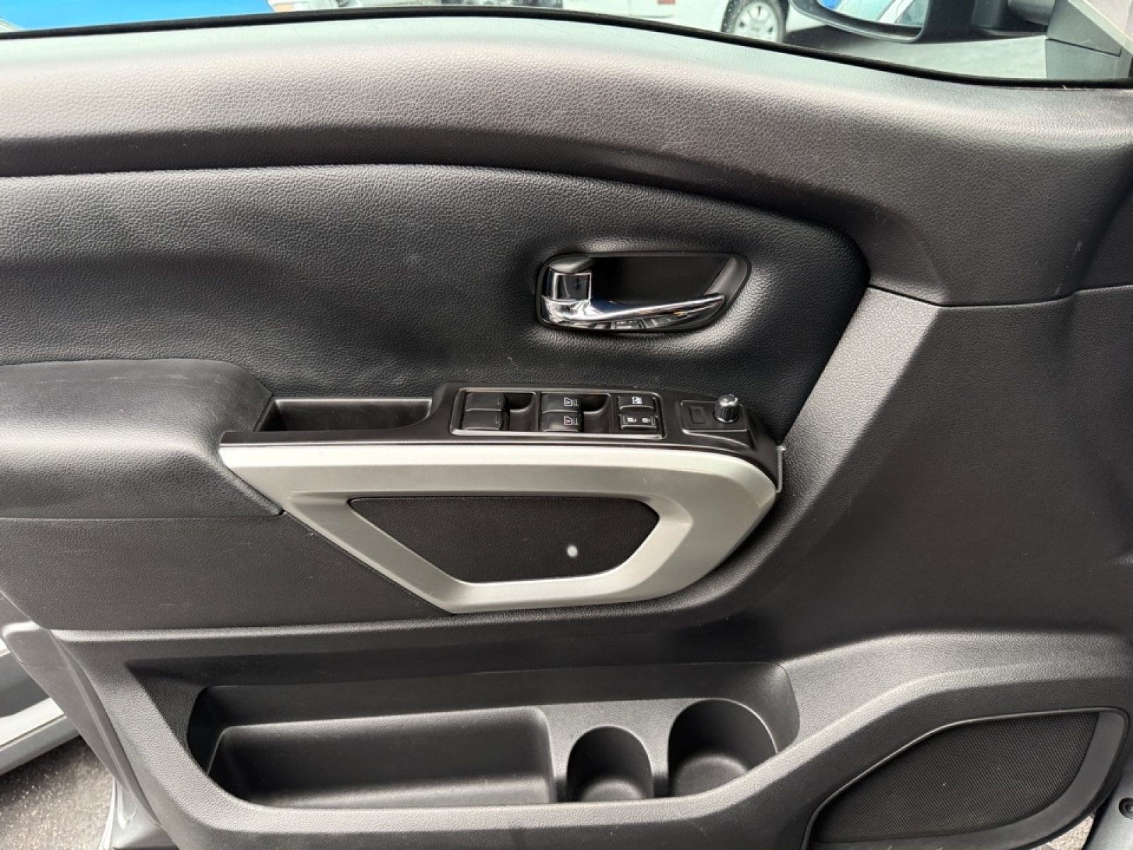 2017 Nissan TITAN SV, 38825, Photo