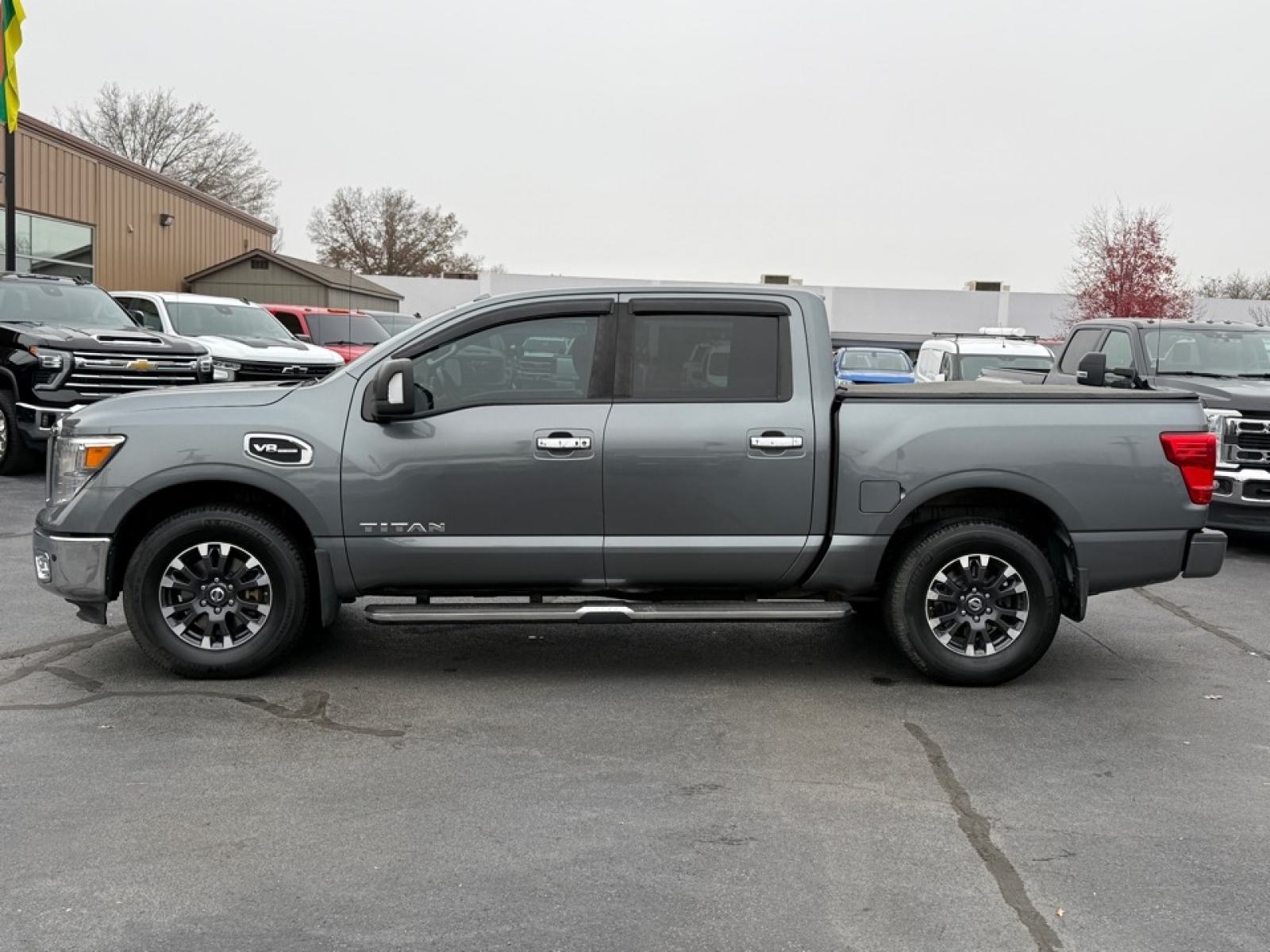 2017 Nissan TITAN SV, 38825, Photo