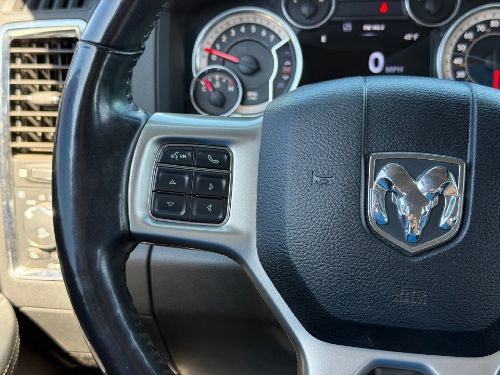 2017 Ram 1500 Laramie Crew Cab 4x4 5'7