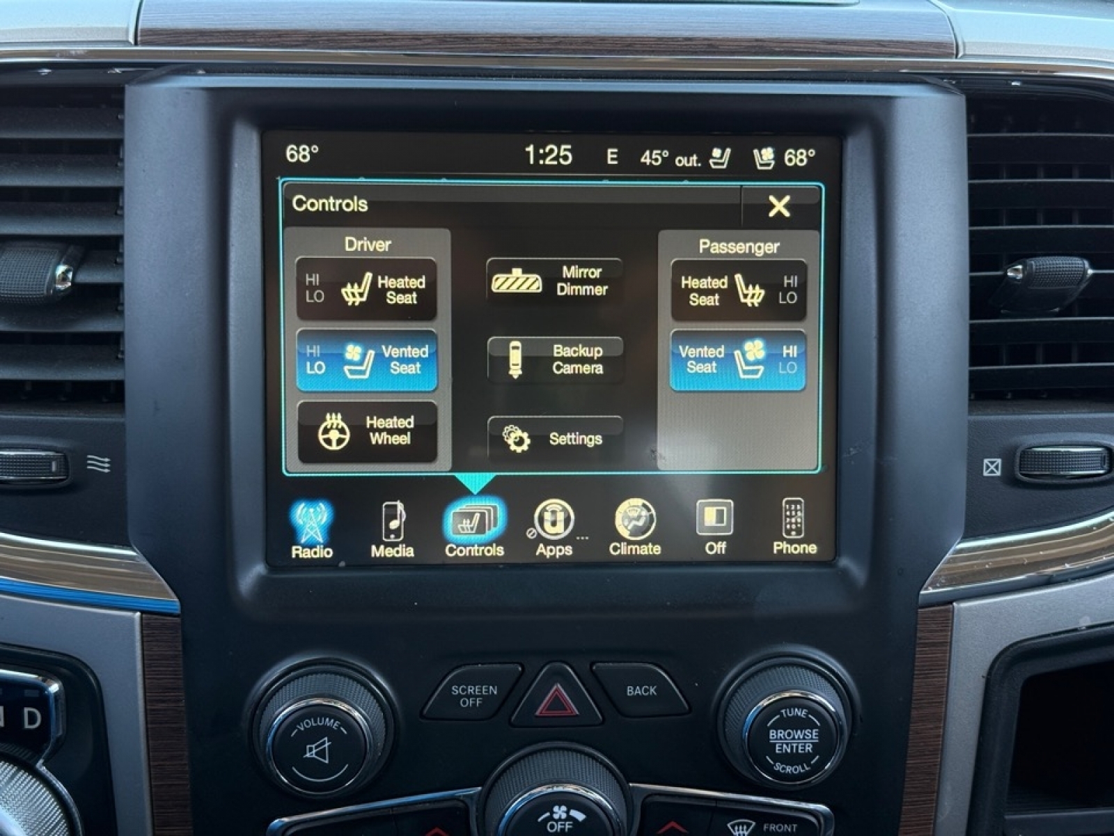 2017 Ram 1500 Laramie Crew Cab 4x4 5'7