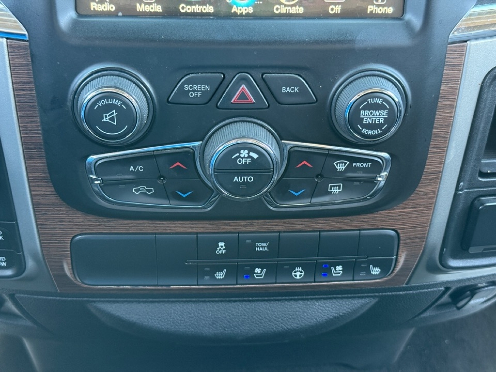 2017 Ram 1500 Laramie Crew Cab 4x4 5'7