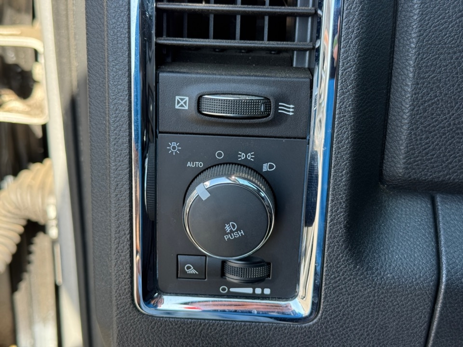 2017 Ram 1500 Laramie Crew Cab 4x4 5'7