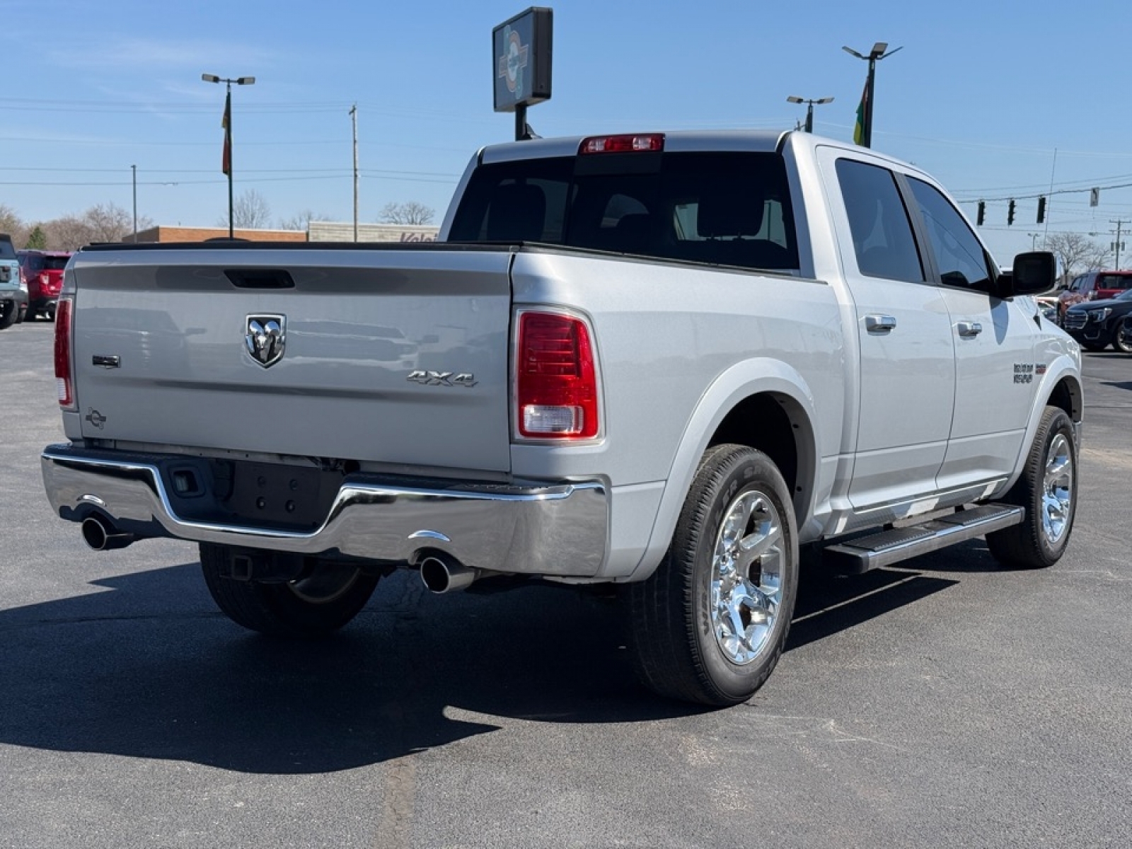 2017 Ram 1500 Laramie Crew Cab 4x4 5'7