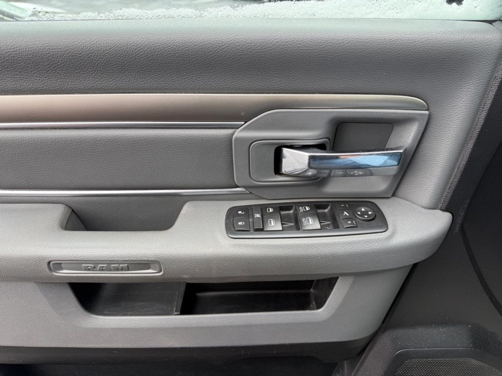 2017 Ram 1500 SLT, 39442, Photo