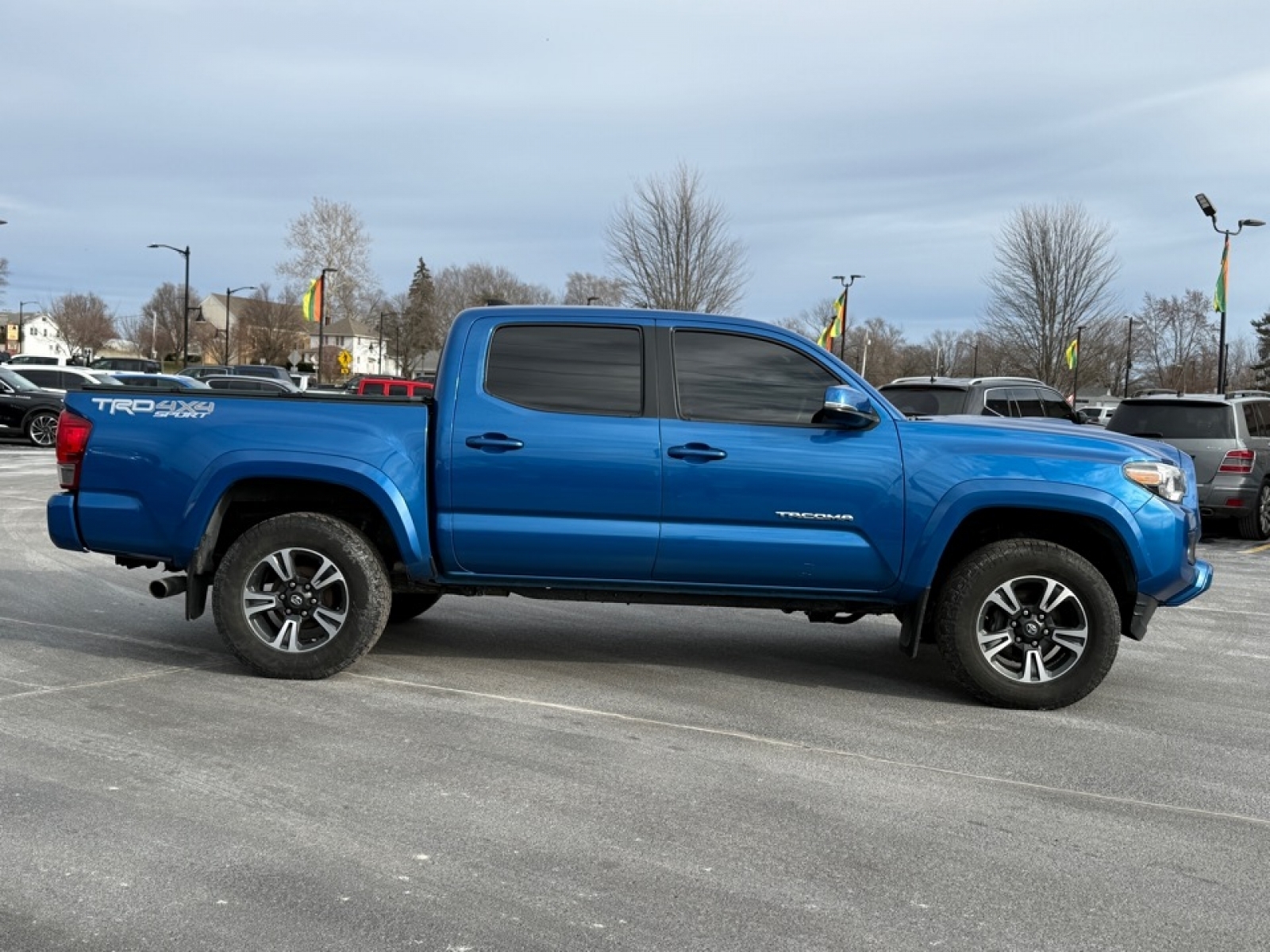 2017 Toyota Tacoma TRD Sport, 39287, Photo