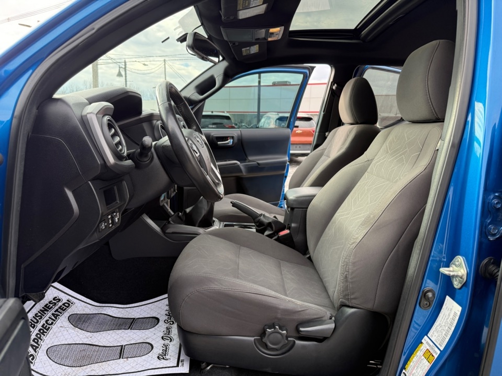 2017 Toyota Tacoma TRD Sport, 39287, Photo