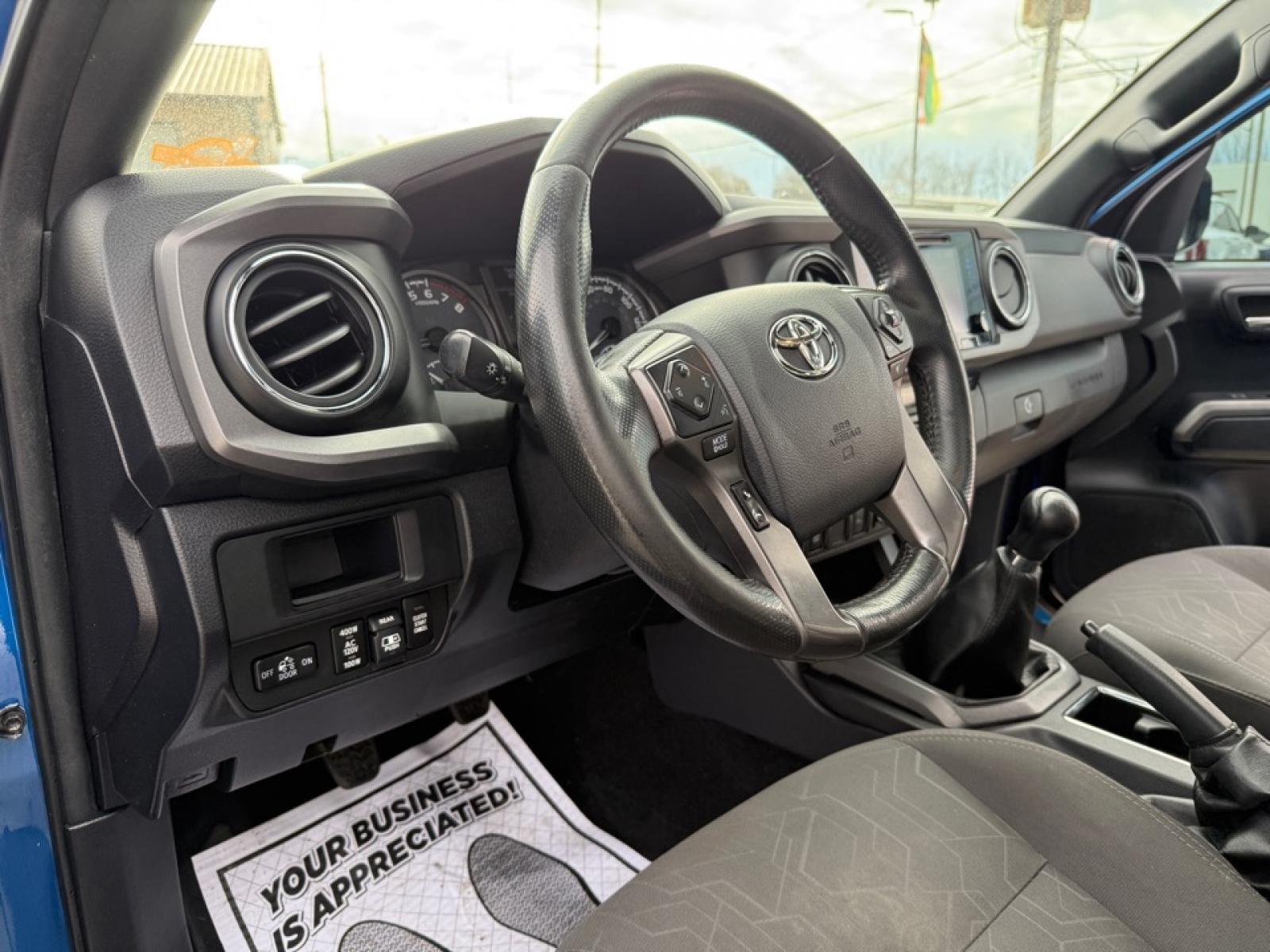 2017 Toyota Tacoma TRD Sport, 39287, Photo