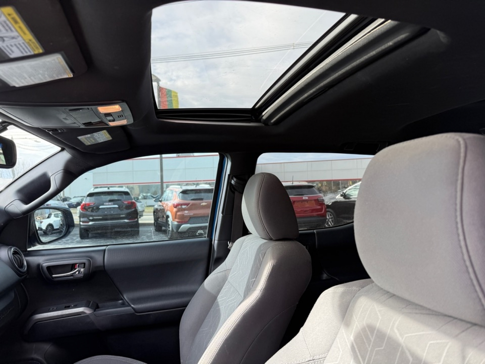 2017 Toyota Tacoma TRD Sport, 39287, Photo