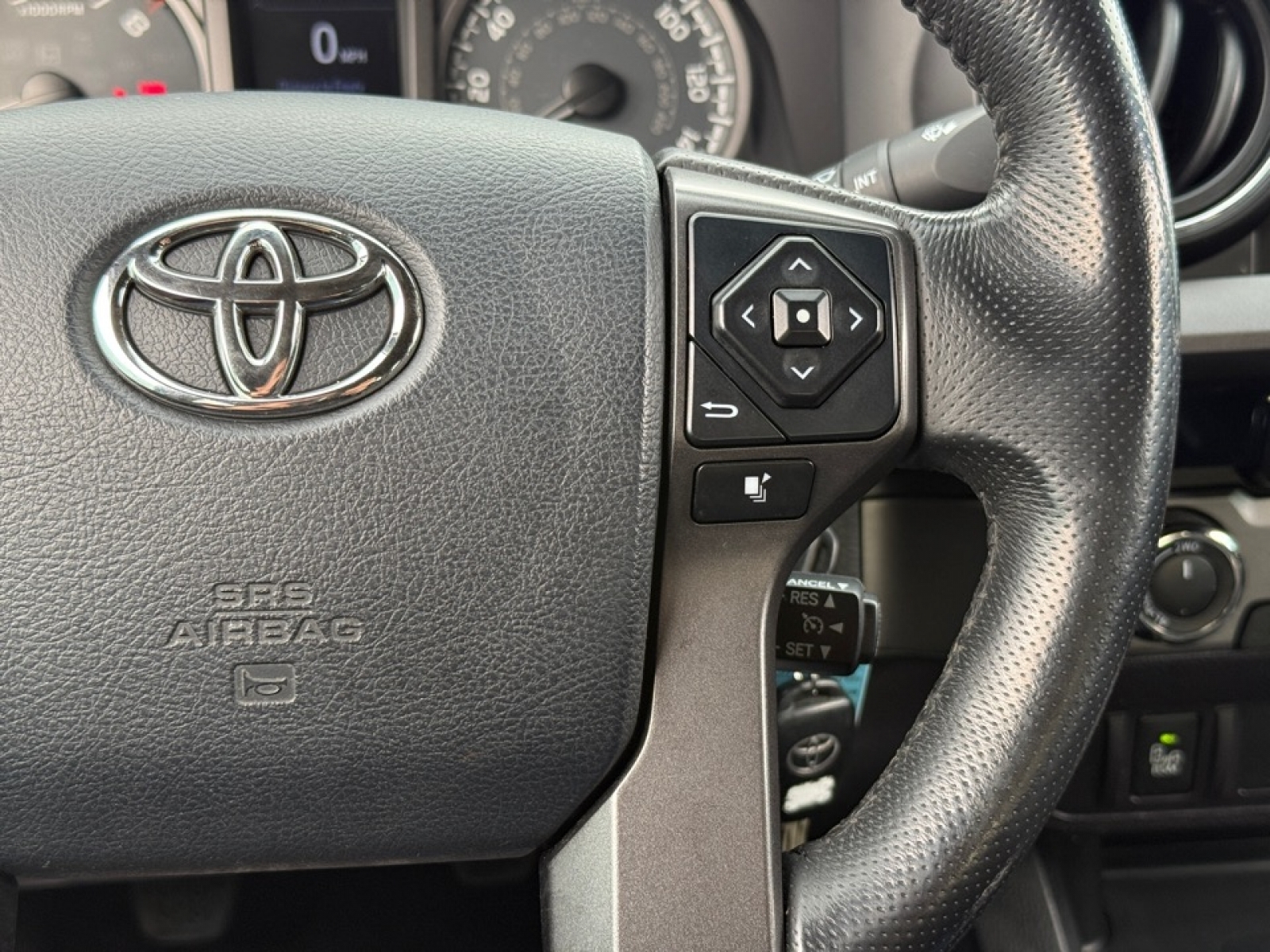 2017 Toyota Tacoma TRD Sport, 39287, Photo