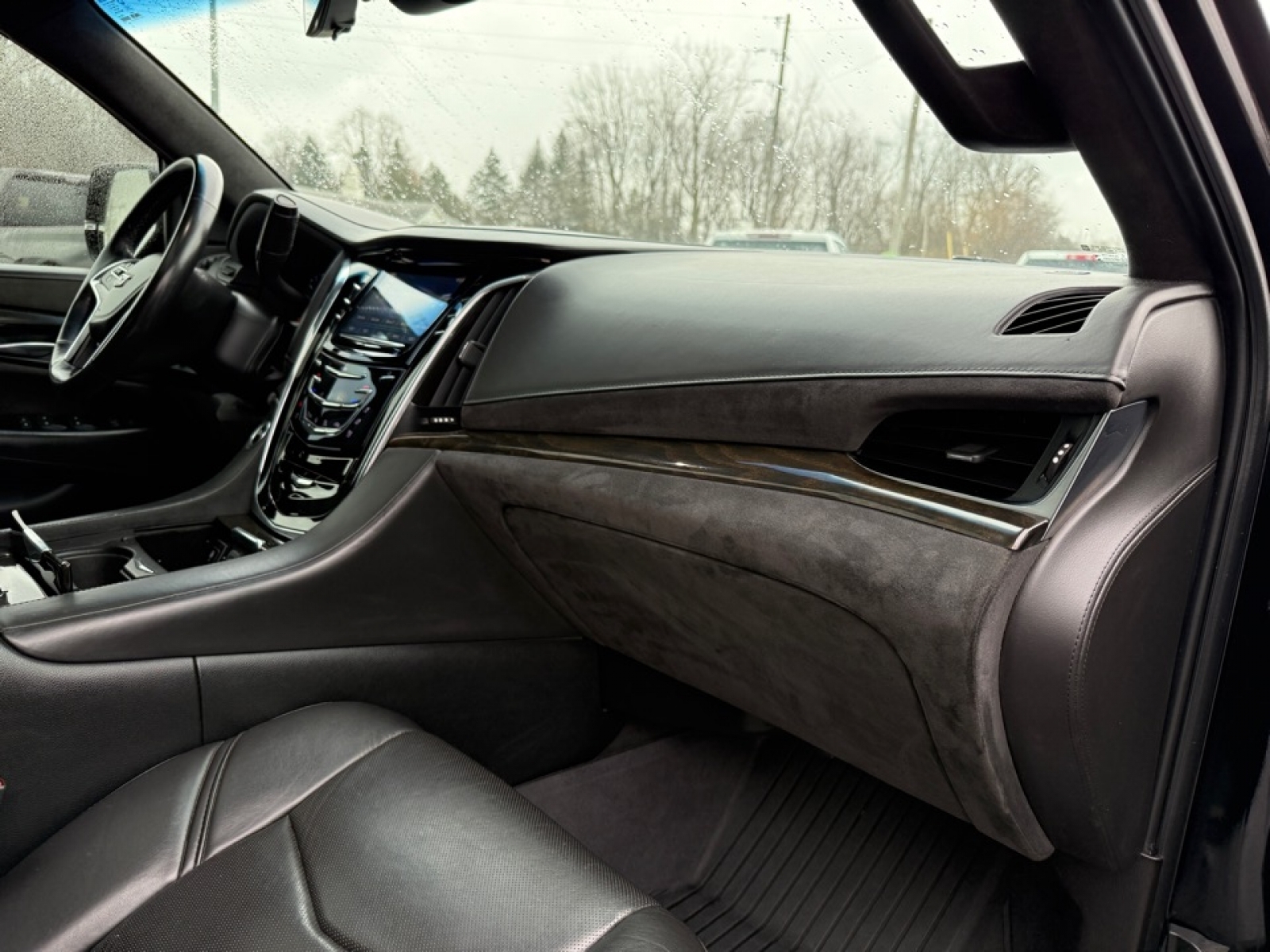 2018 Cadillac Escalade Platinum, 39137, Photo