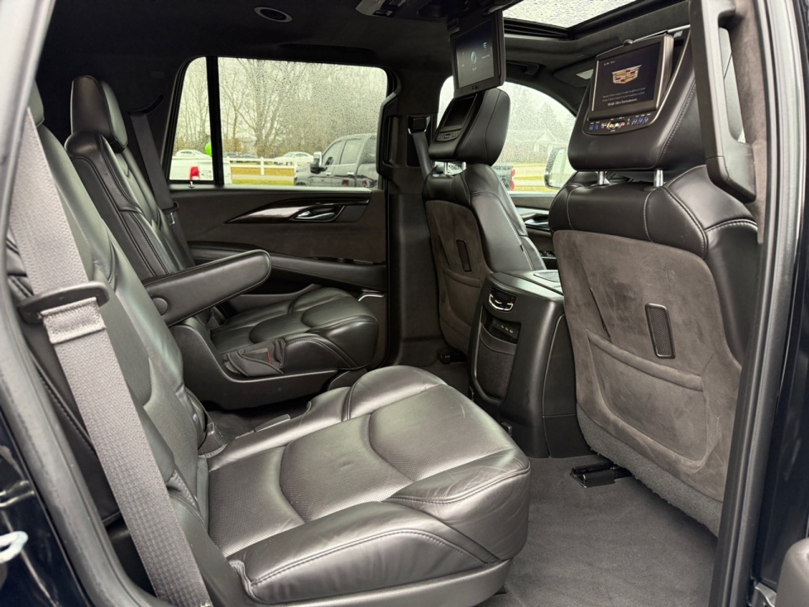 2018 Cadillac Escalade Platinum, 39137, Photo