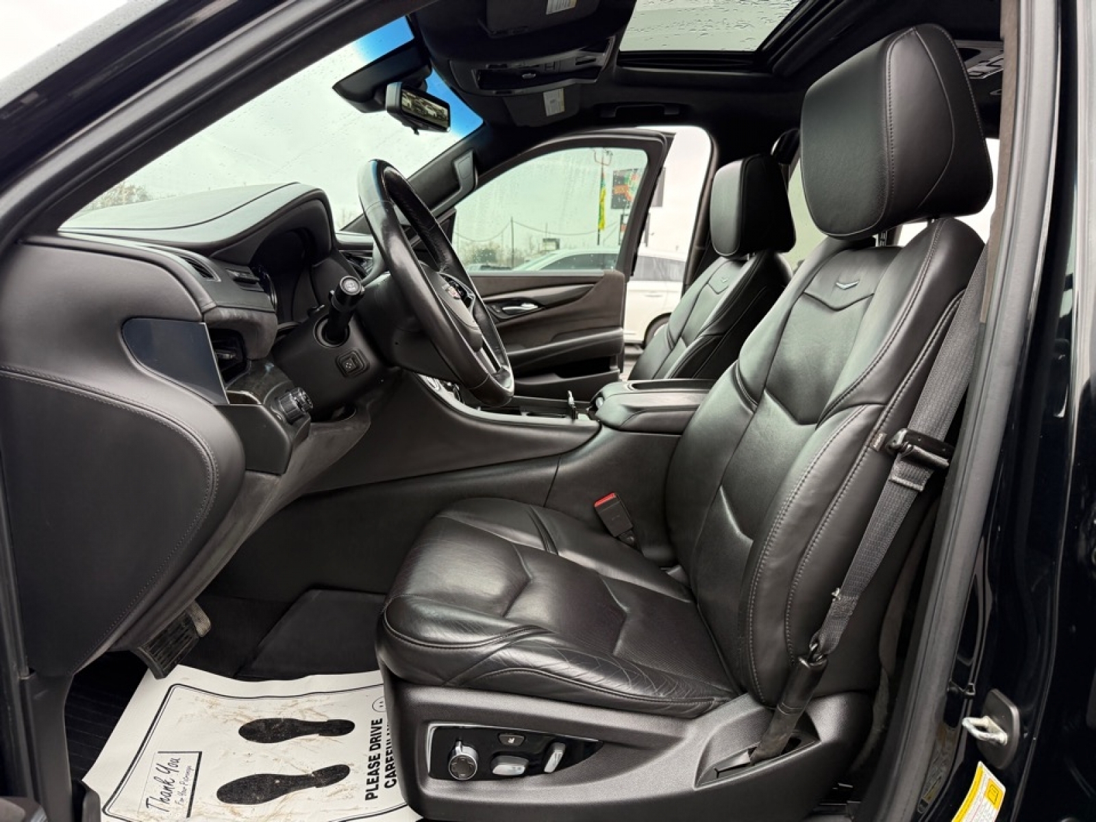 2018 Cadillac Escalade Platinum, 39137, Photo