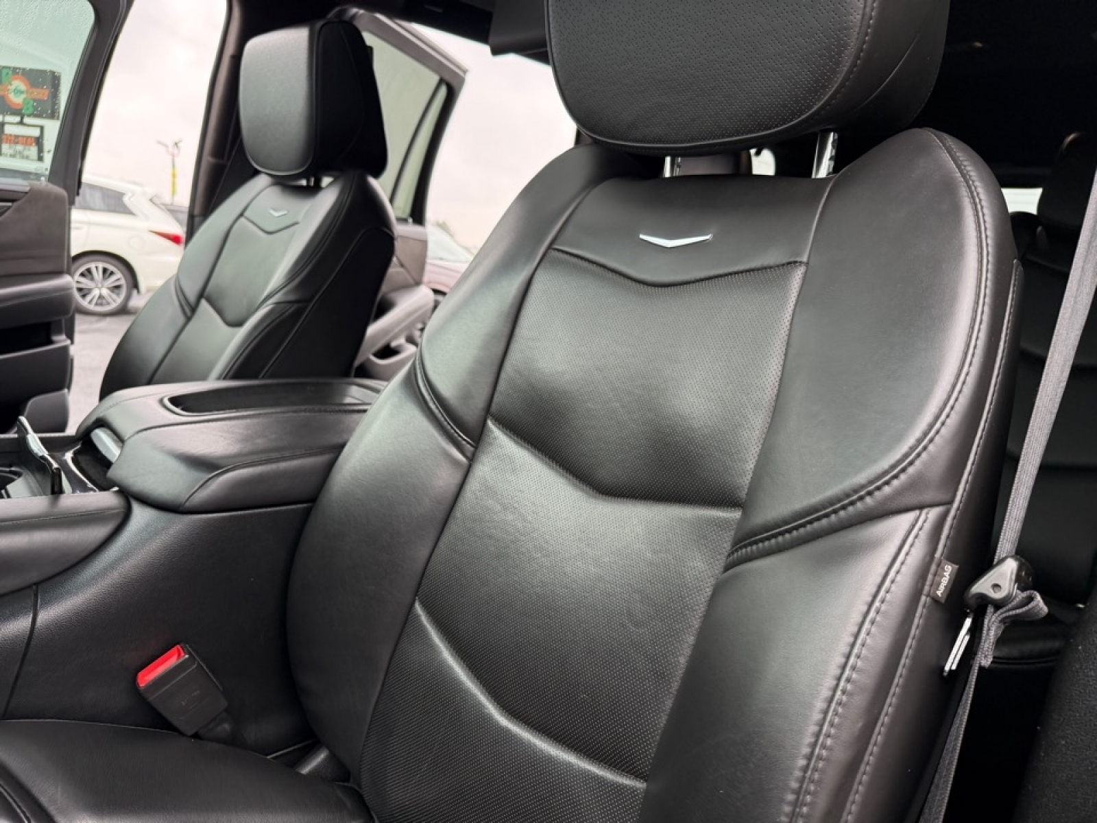 2018 Cadillac Escalade Platinum, 39137, Photo