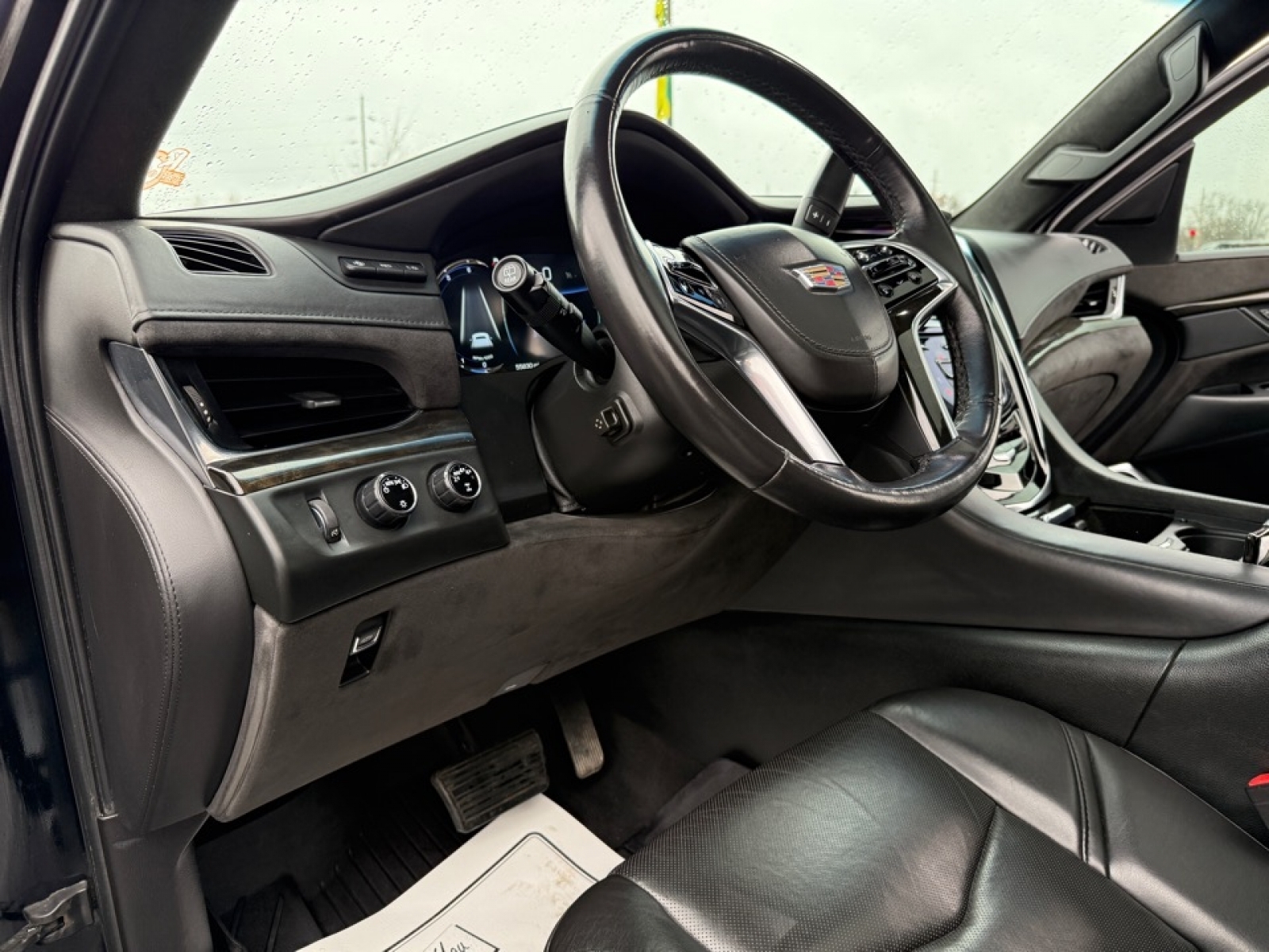 2018 Cadillac Escalade Platinum, 39137, Photo