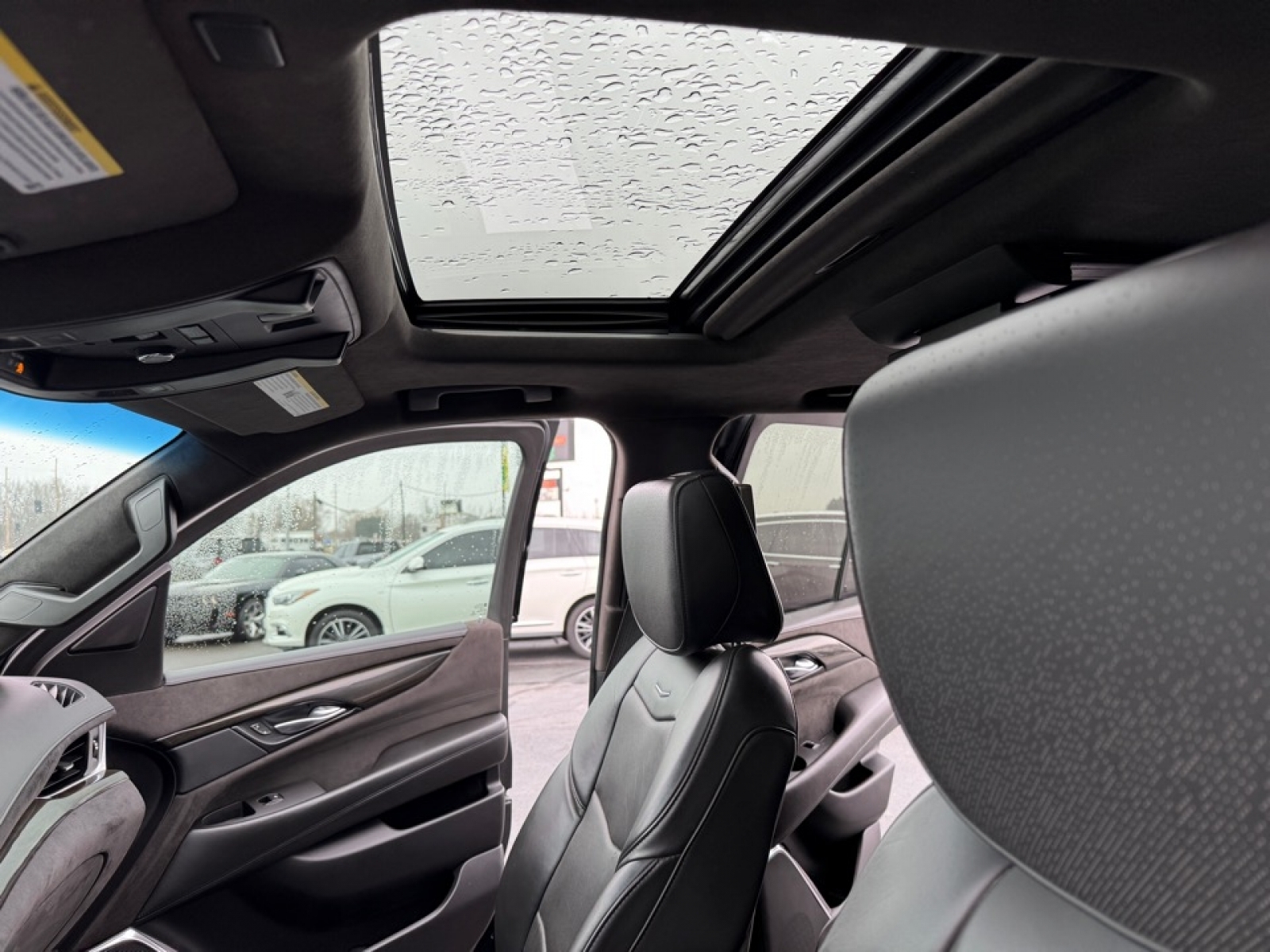 2018 Cadillac Escalade Platinum, 39137, Photo