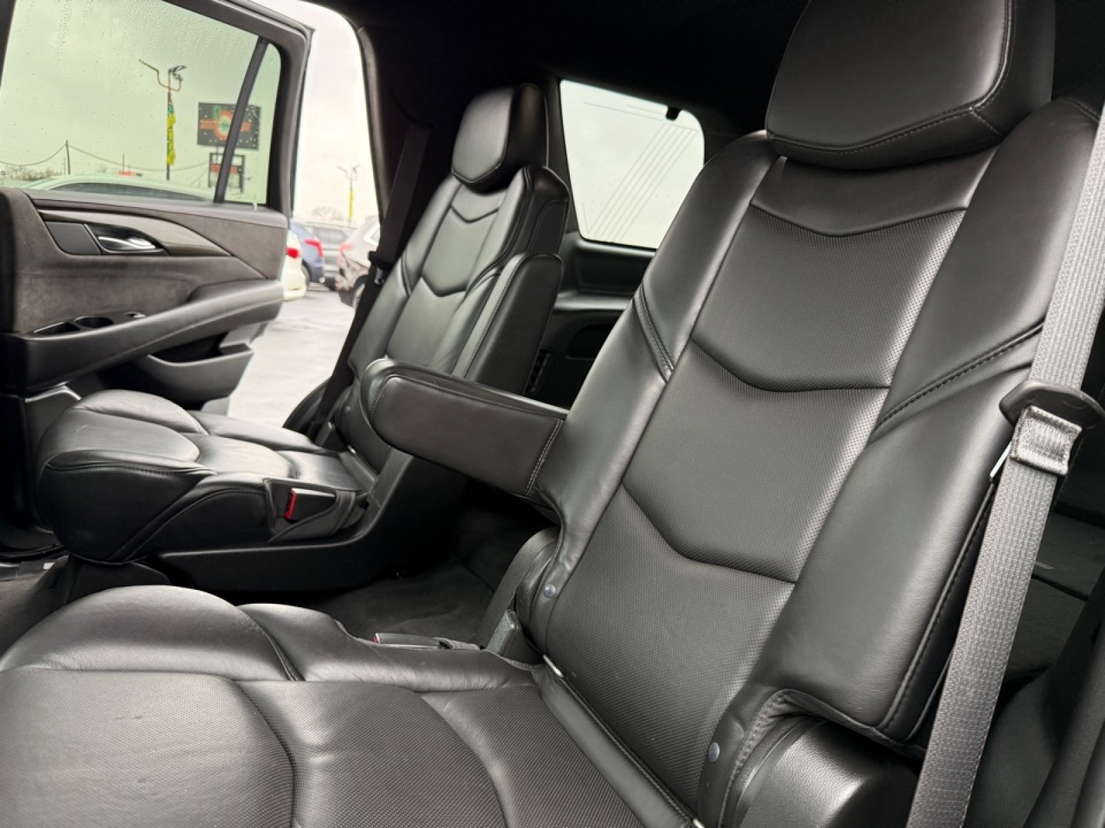 2018 Cadillac Escalade Platinum, 39137, Photo